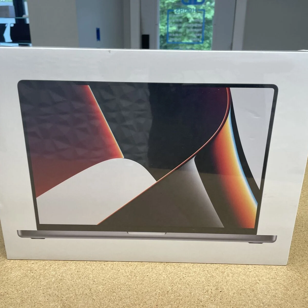 MacBooks Pro M1 Max 10-core CPU 32-core GPU 64gb RAM 8TB SSD