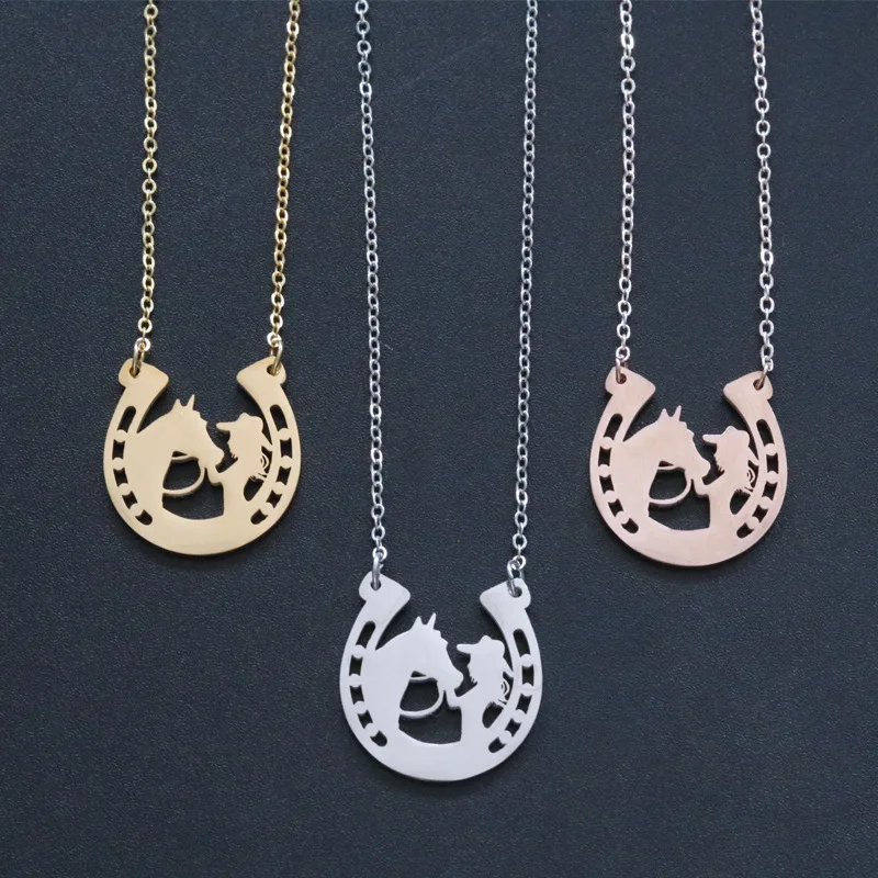 Fashionable And Simple Lady Horse Girl Clavicle Chain Stainless Steel Horseshoe Pendant Necklace