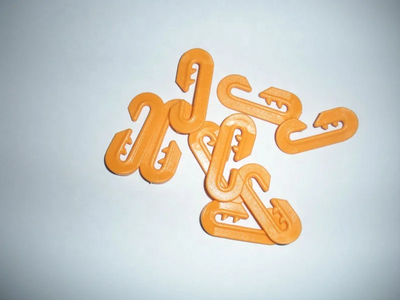 High Quality Catch Wire Clips for securing bird netting in grape planation