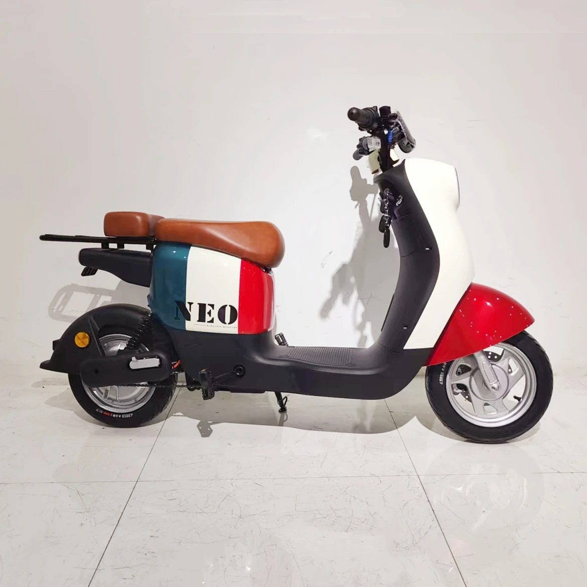 Classic model EEC 2 wheel Electric Bikes moped with pedals hot selling Electric Scooter other Motorcycles hot for sale