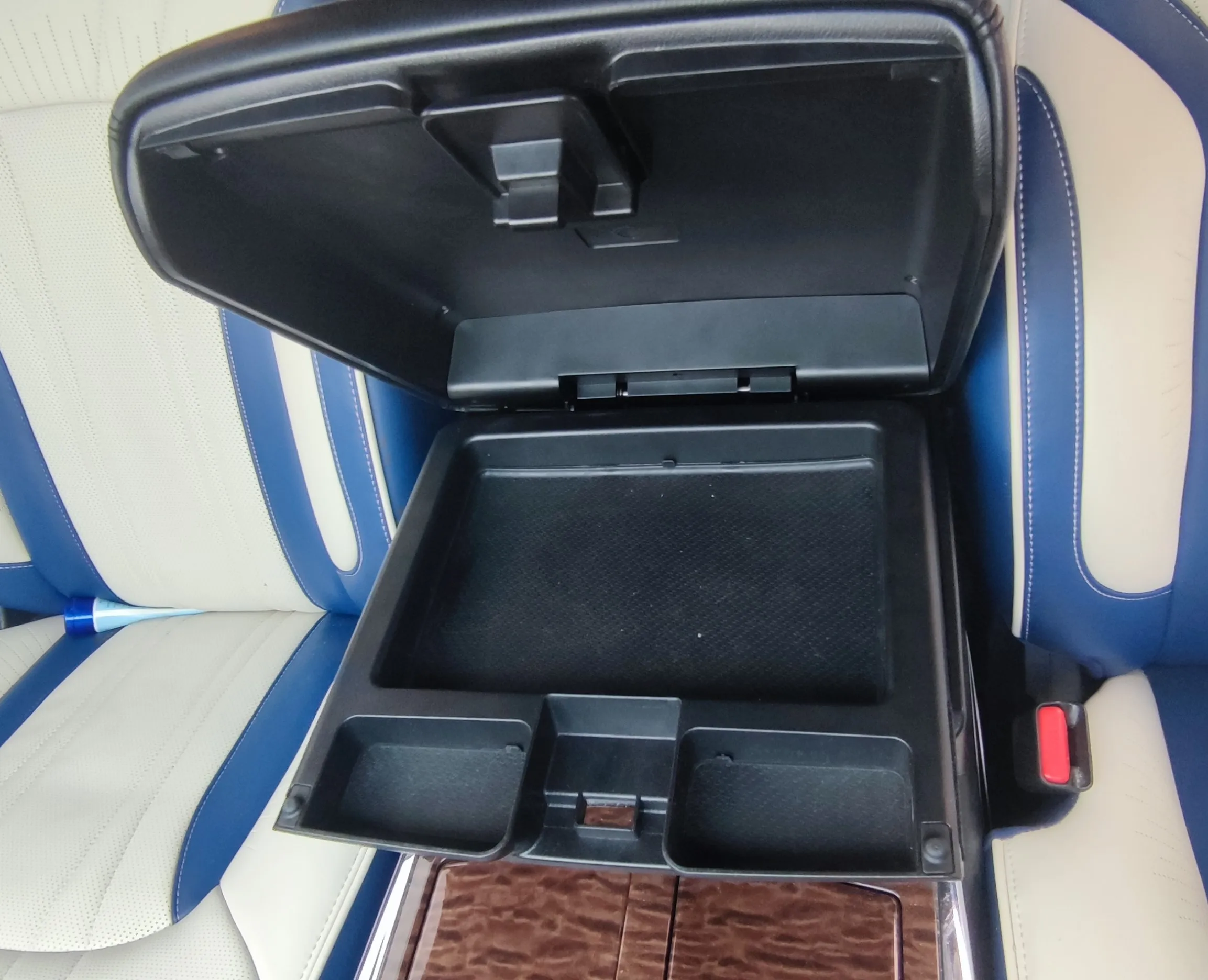 Wholesale Private Label Car Central Armrest Console Tray Storage Box Handrail For Patrol Y62  second generation