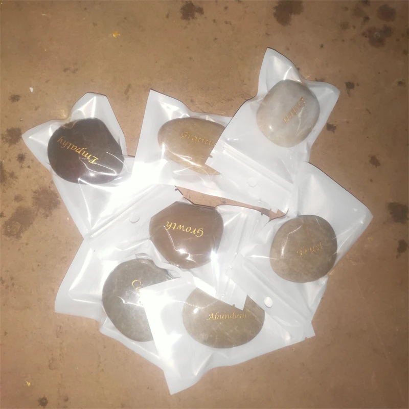 Смешанный кварцевый кристалл слово камень Гравий образец резервуар для декора из натуральных камней и минералов коробка с гравировкой на заказ речной скалы