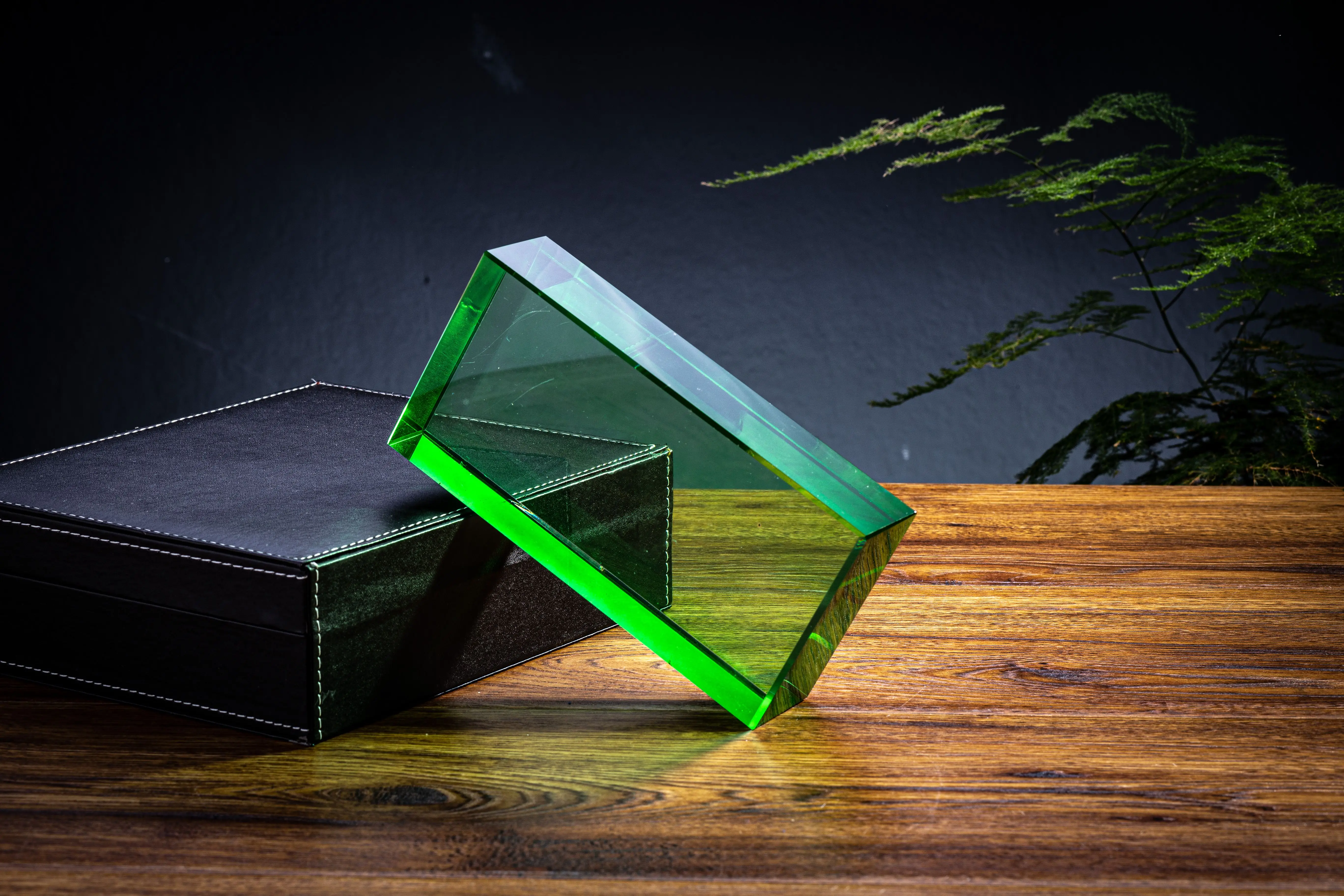 China Factory Supply 200x100x50mm K9 Perforated Brick Solid Hot-Melt Glass Brick