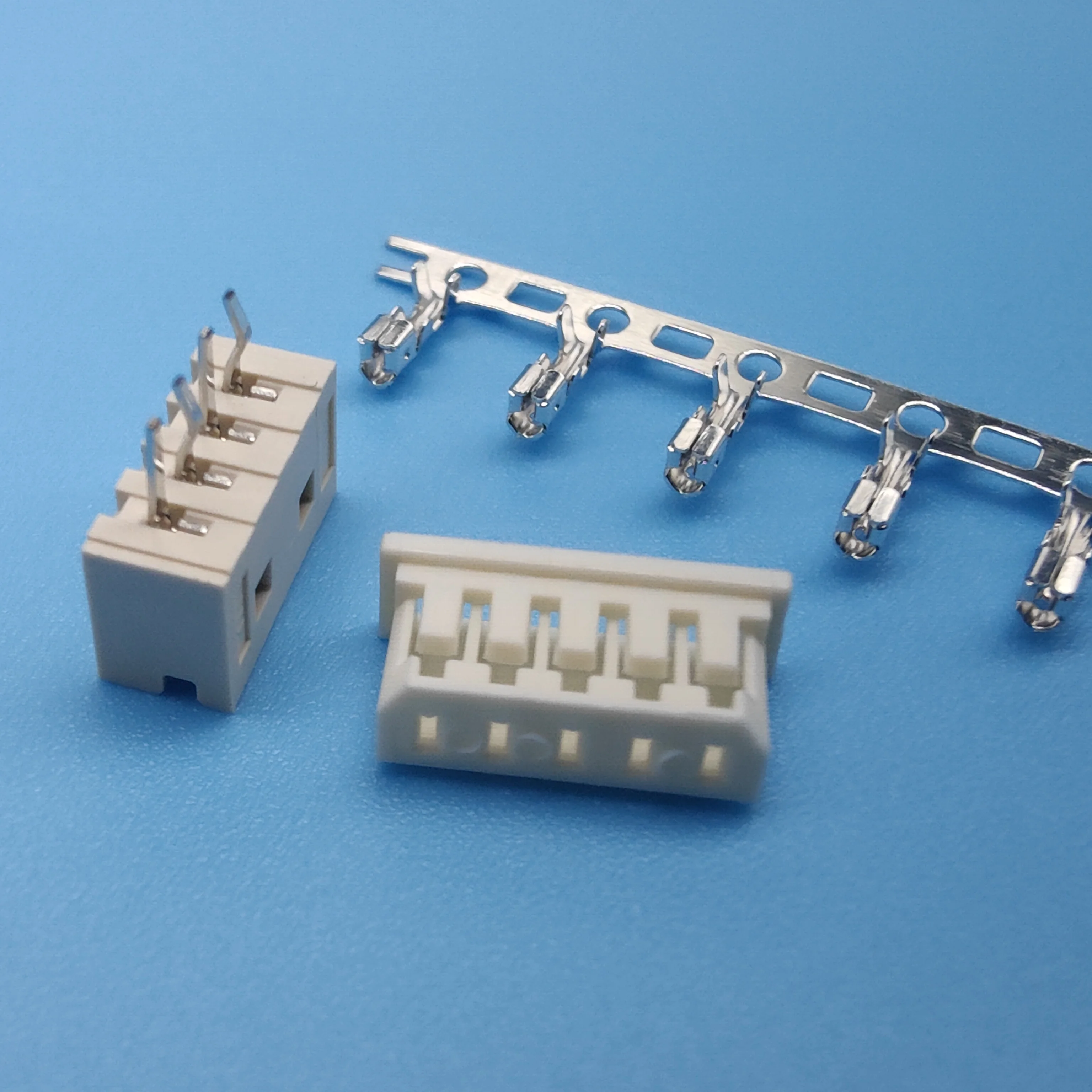 Molex 51004  2.0mm Pitch Series Wire to Board Connector