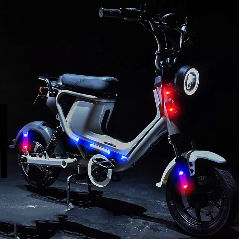 Solar led warning light Car anti-rear-end free wiring flashing light Motorcycle bike rear red and blue flashing light