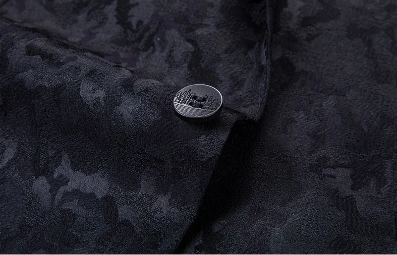 Модный мужской блейзер на пуговицах в новом стиле