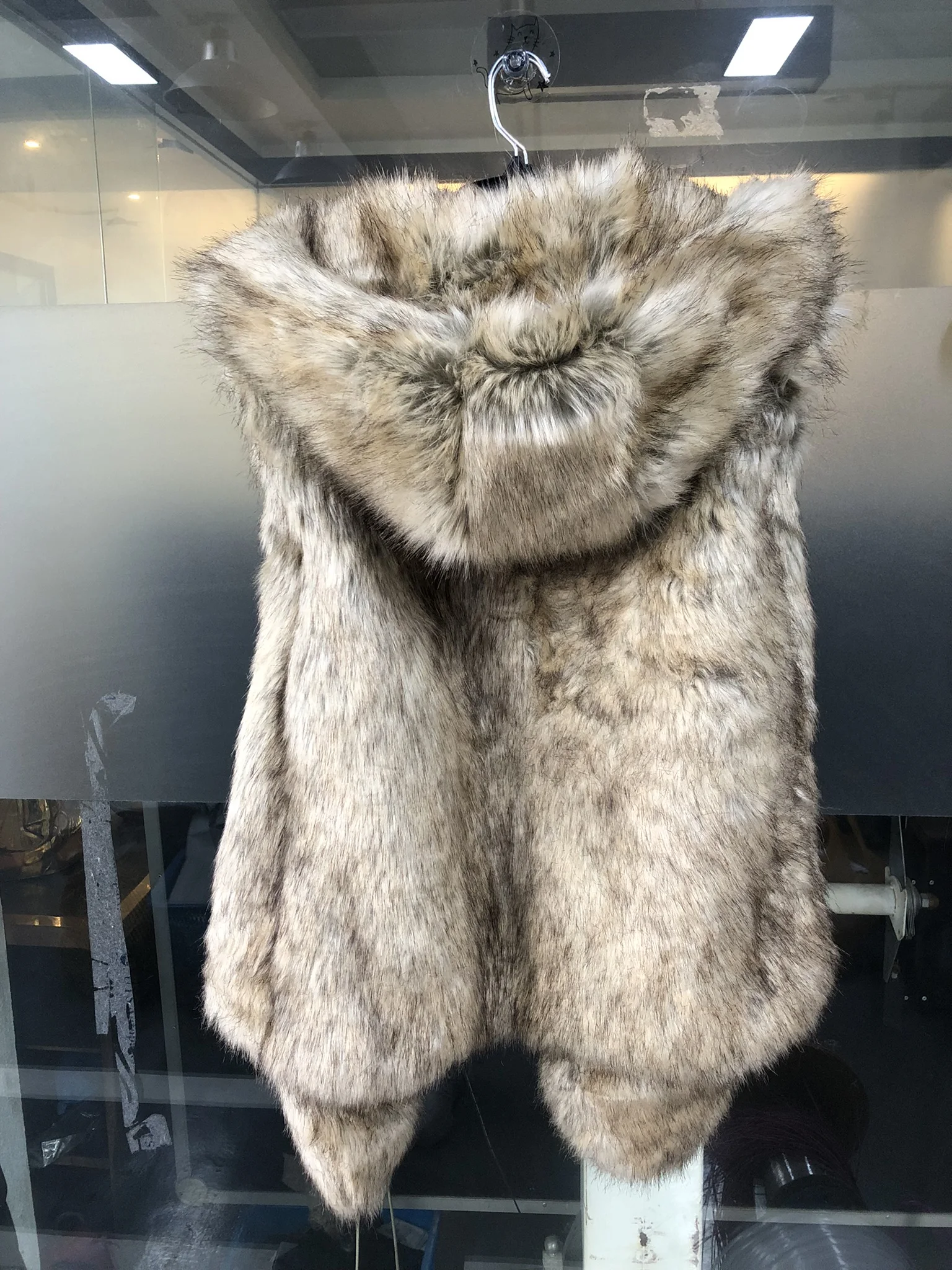 Elegant Women Winter Raccoon Fur Waistcoat Fluffy Hooded Faux Fur Vest