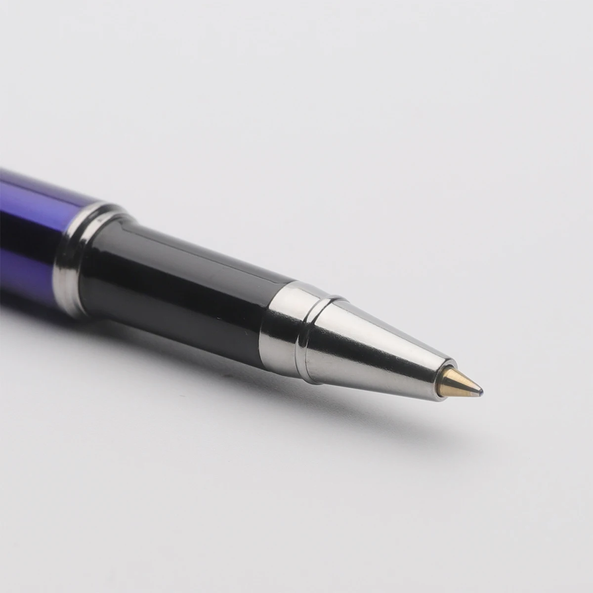 High Quality School Office Supplies Custom Luxury Metal Pen Silver Cap Ballpoint Pens For Gifts Business Gel Pens