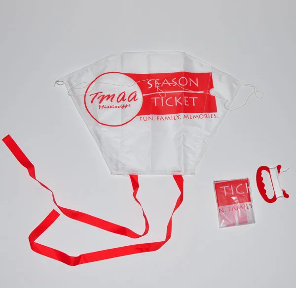 Customized  Foldable easy carry polyester cartoon mini pocket  Kite for kids