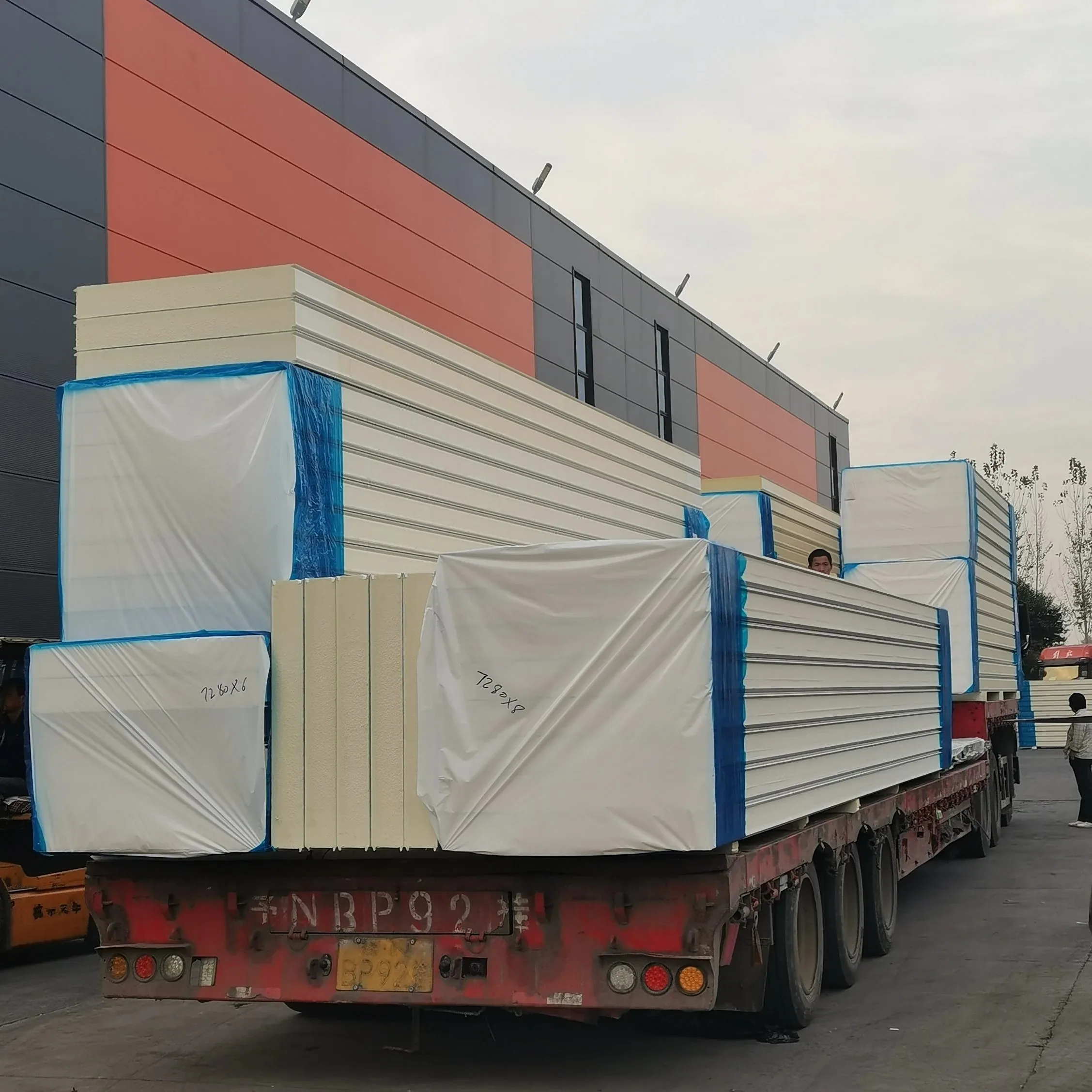 Modern Design PU Sandwich Panels for Cold and Chill Storage for Warehouses Wall Insulation with EPS XPS PIR as Core Material