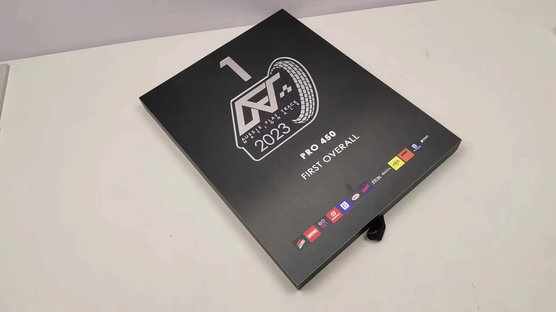 Focus Custom Aviation Aluminum Walnut Diamond Crystal Sport Trophy Cup Metal Plastic Resin Acrylic Trophy Award