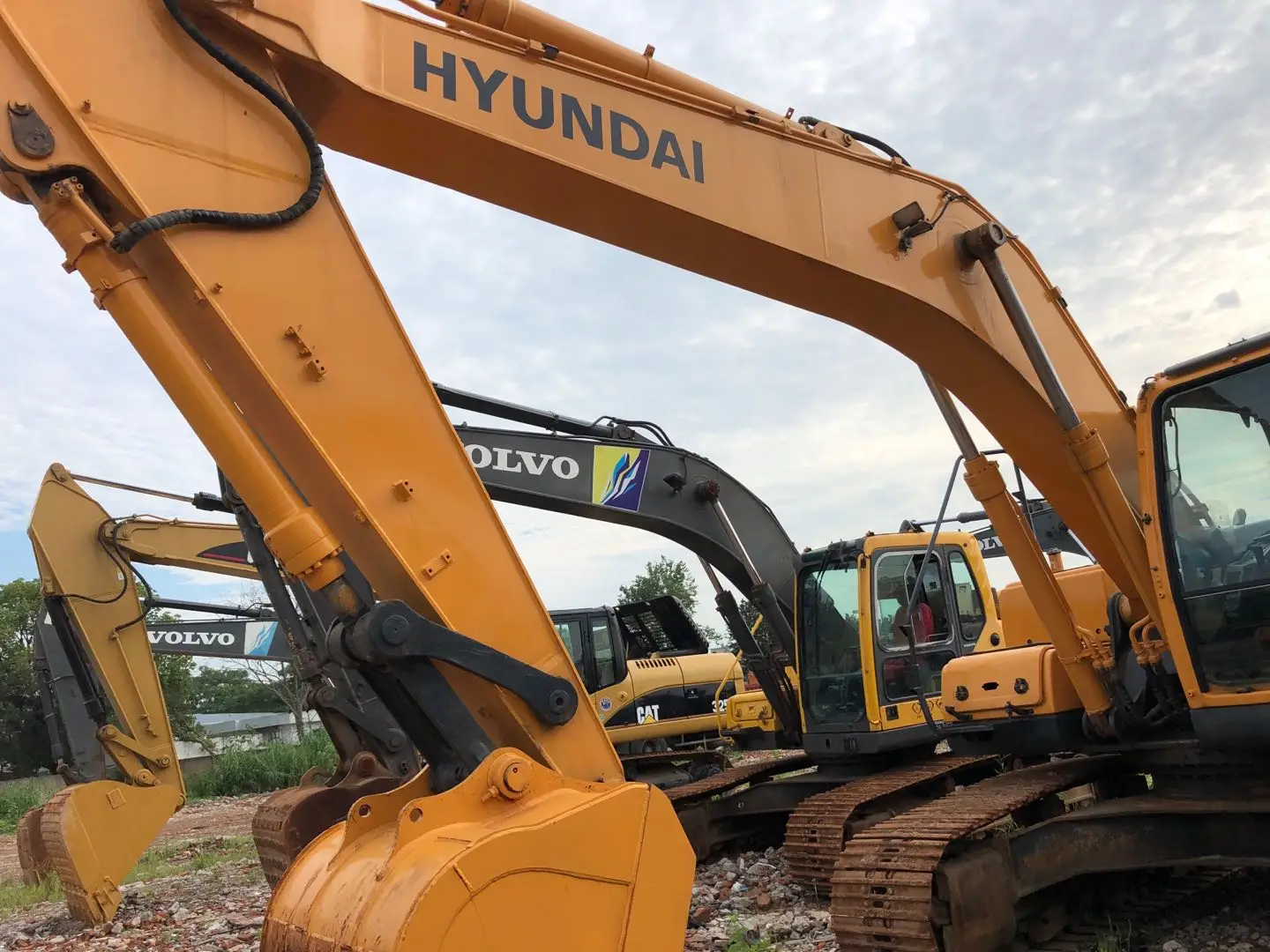 Secondhand Korea Hyundai 215-9 used excavator for sale/Hyundai 220 245 in stock