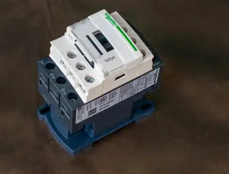 elevator   lifit   main  Contactor