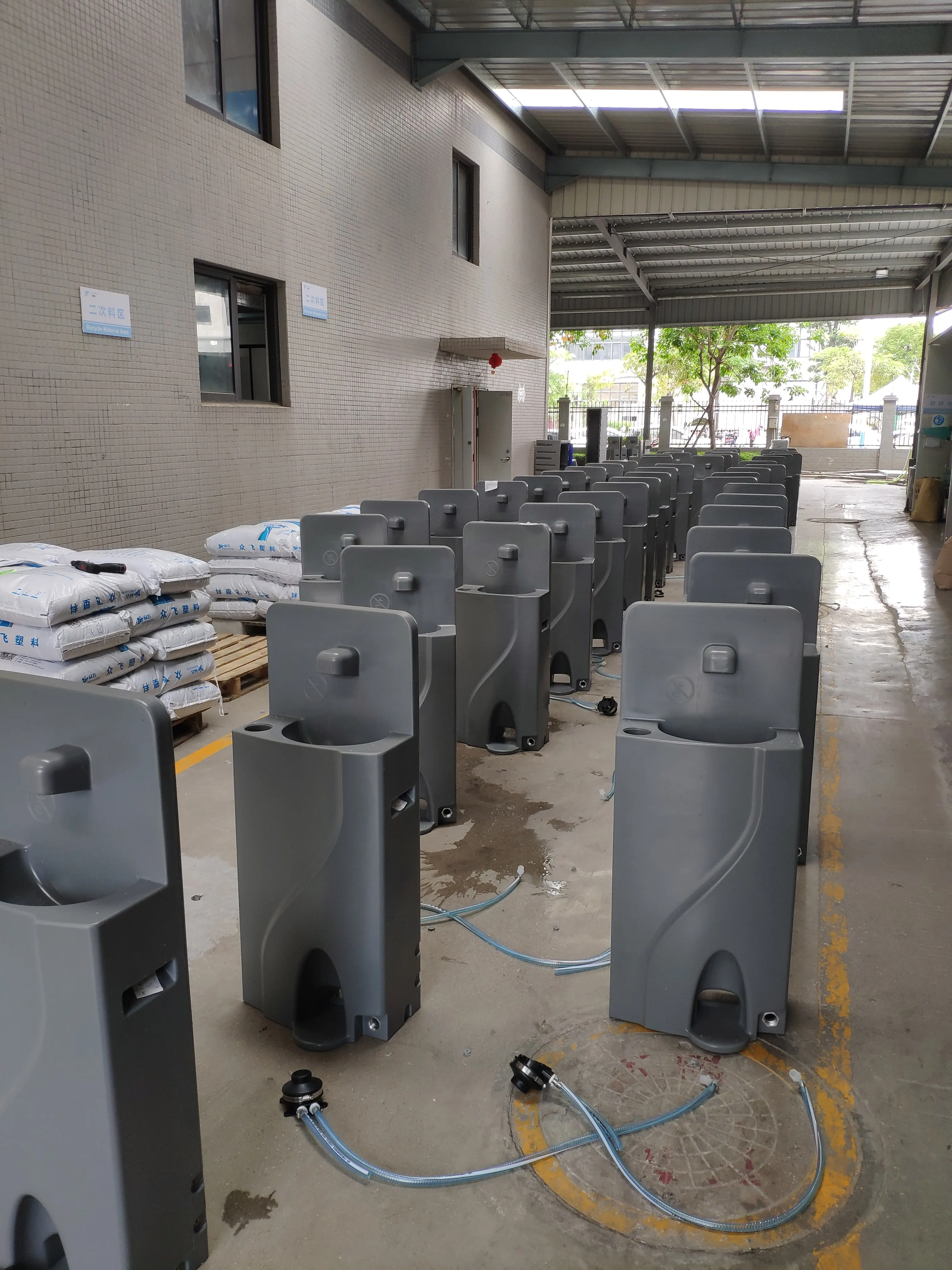 Hdpe легкий вес мобильный умывальник портативная мойка с водяным баком рукомойник для школы