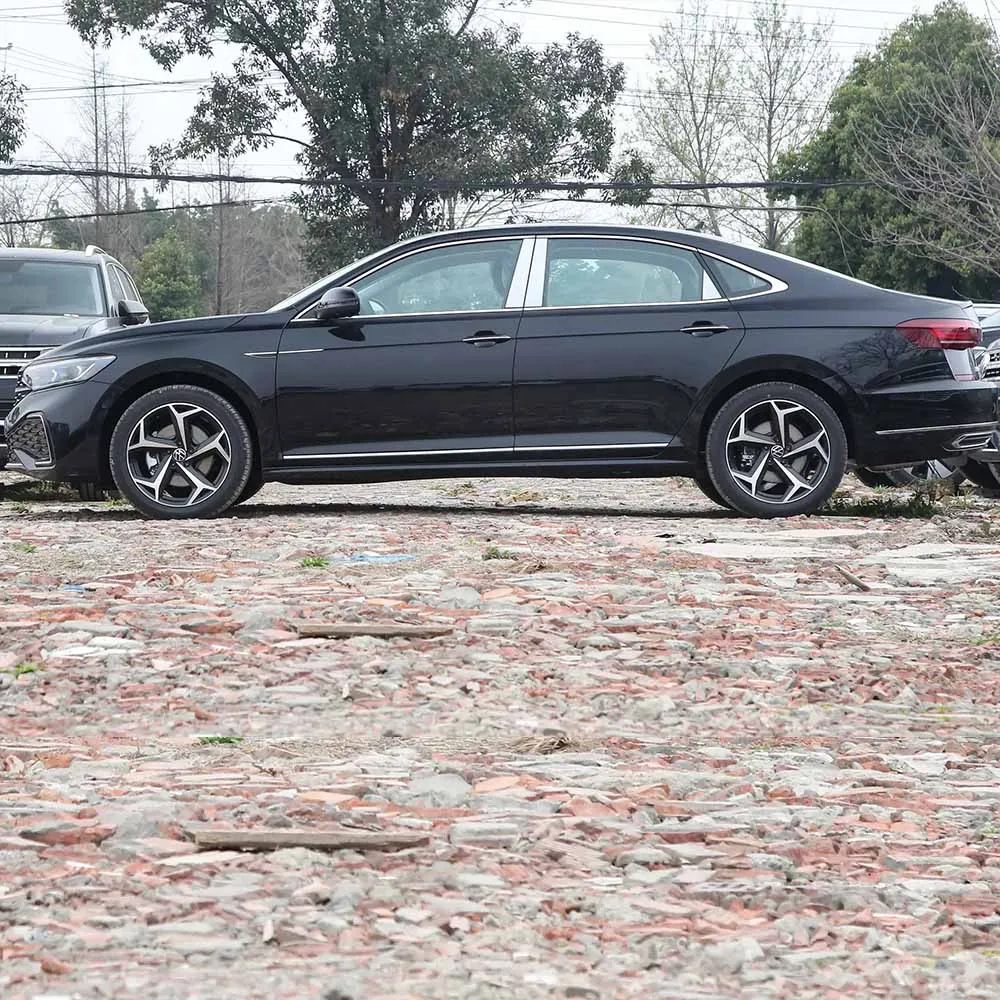 VW Passat Chinese Long Wheelbase Version Big Space Passat B8 Luxury Comfortable Gasoline Cars