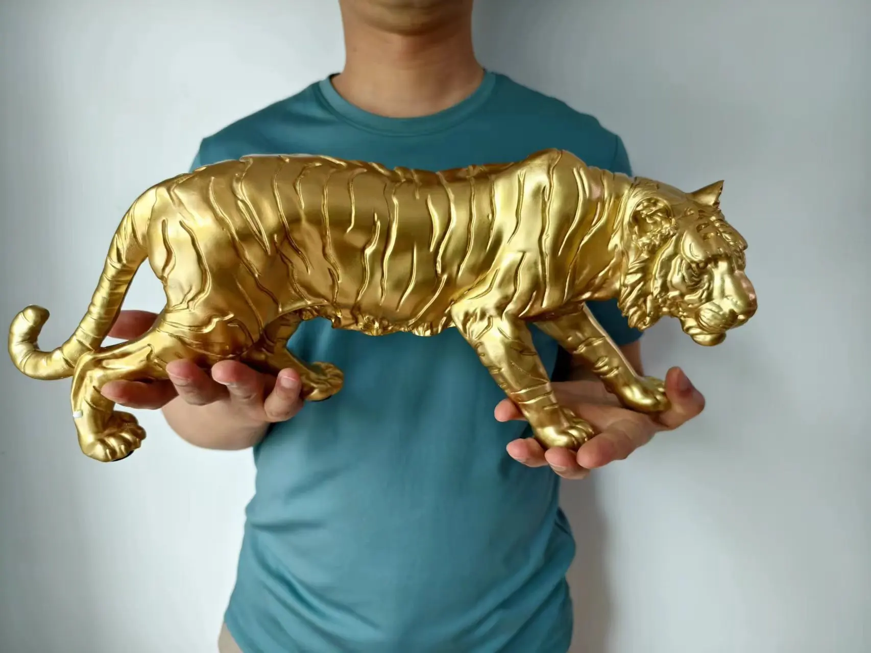 Resin large gold tiger statue figurine sculpture home desk decorations ornament supplies
