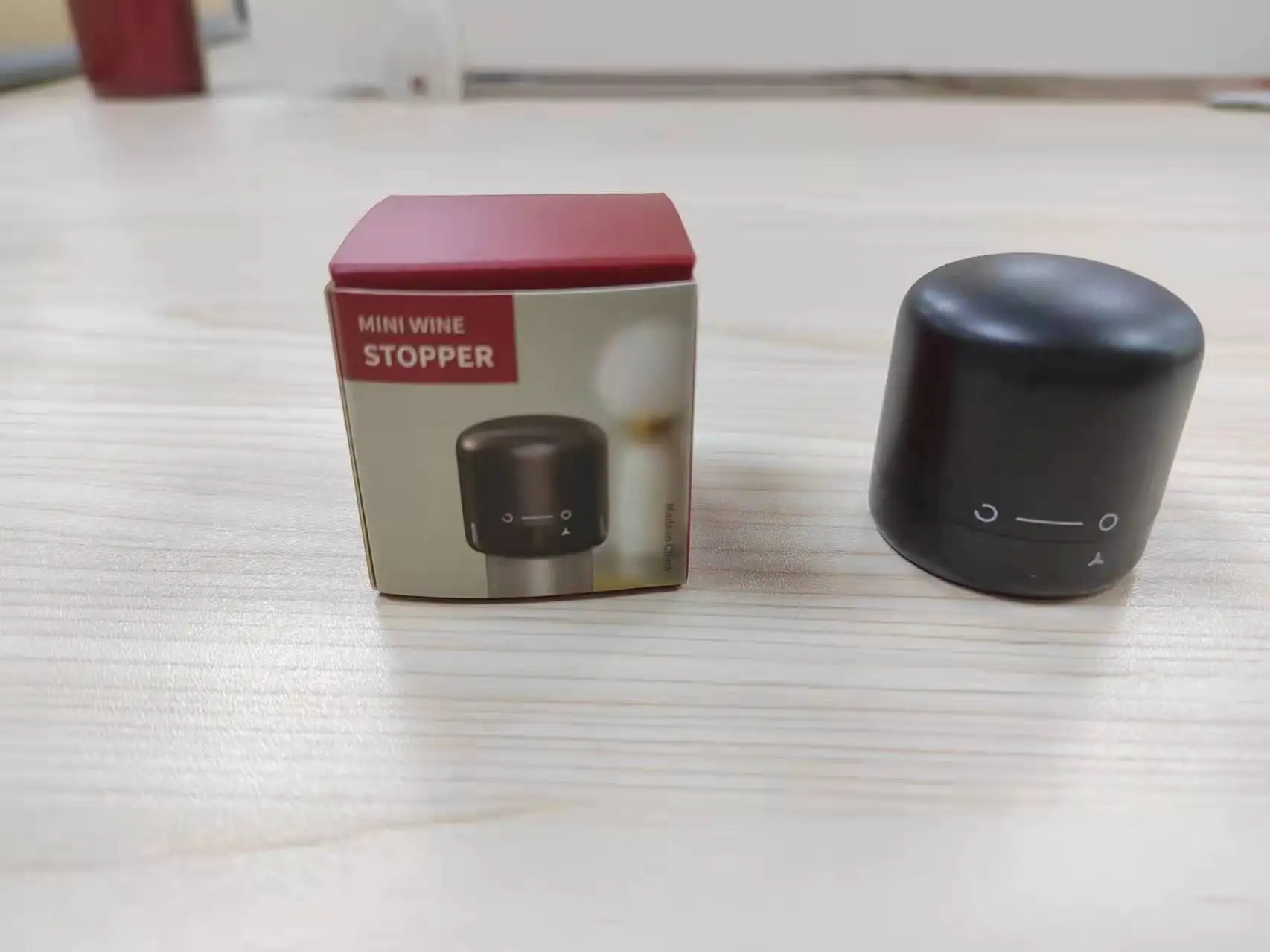 Wholesale Price Bar Kitchen Accessories Food Grade Black Mini Small Plastic Wine Bottle Stopper