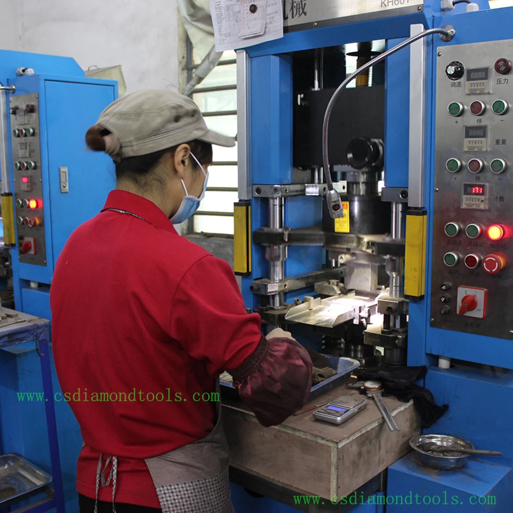 Roof type diamond core drill bit segment for concrete and stone fast drilling