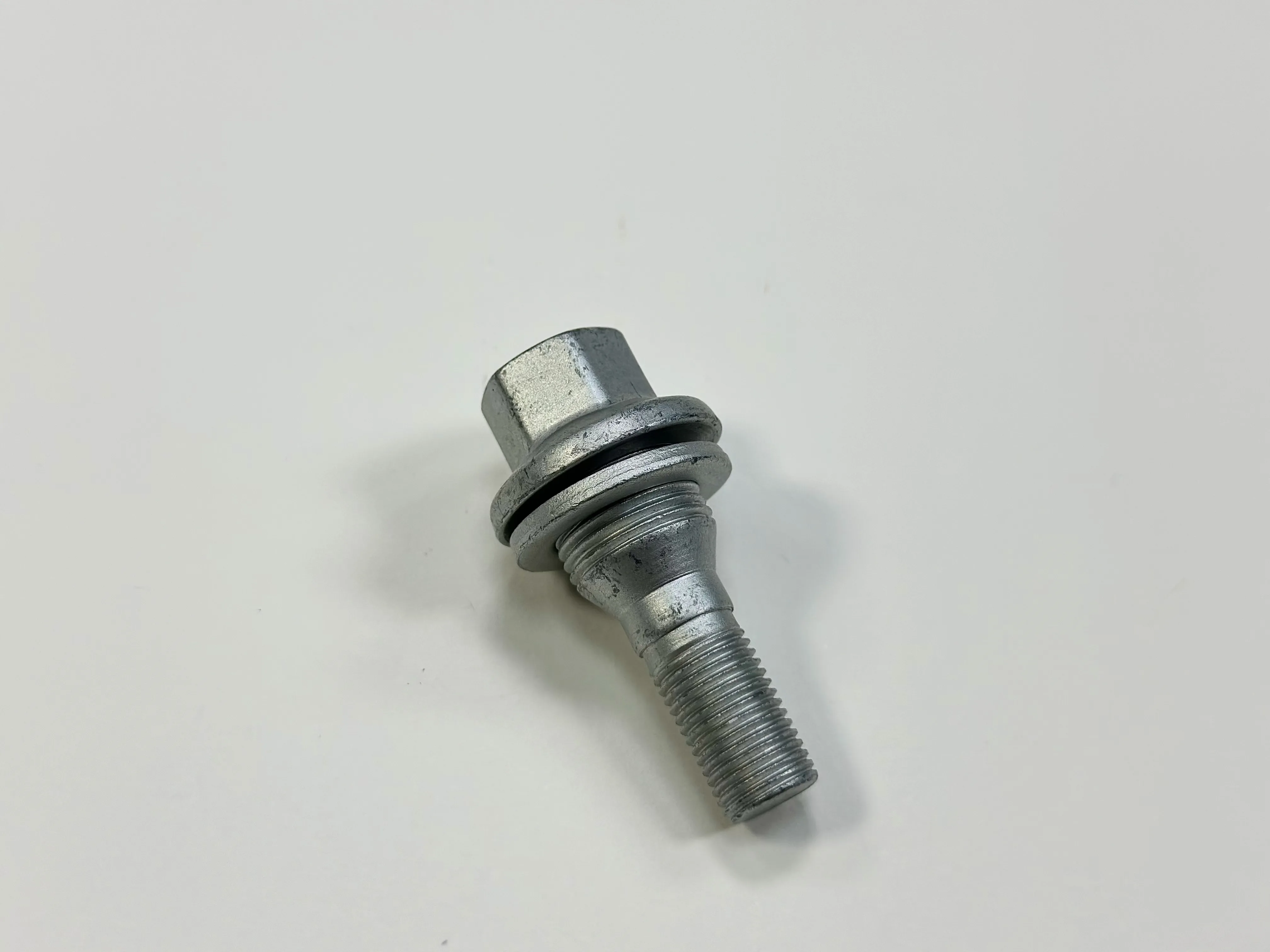 Высококачественные обрабатывающие услуги крепежные болты для ковки Резьбовые