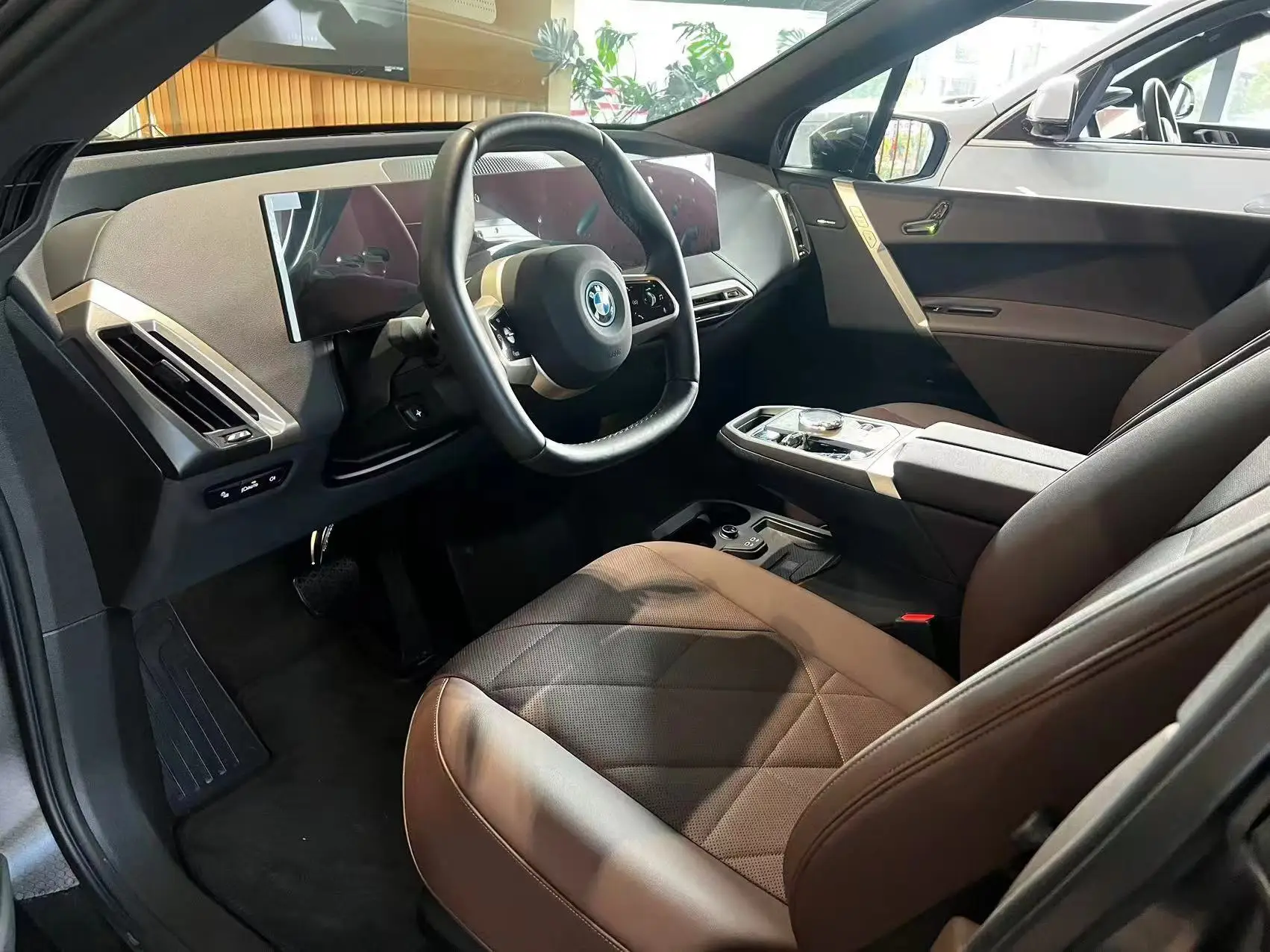 2022 BM-W полноприводный электрический автомобиль с бензиновым газом и 8-л двигателем панорамный люк на крыше