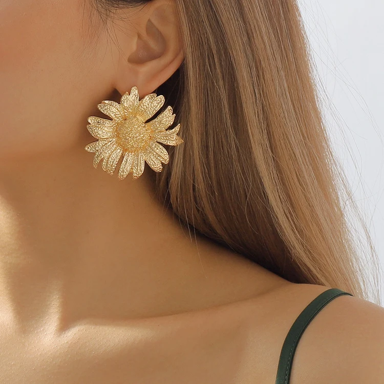 XD-150 Wholesale Vintage Metallic Women Ear Jewelry Metal Alloy Sunflower Flower Stud Earrings