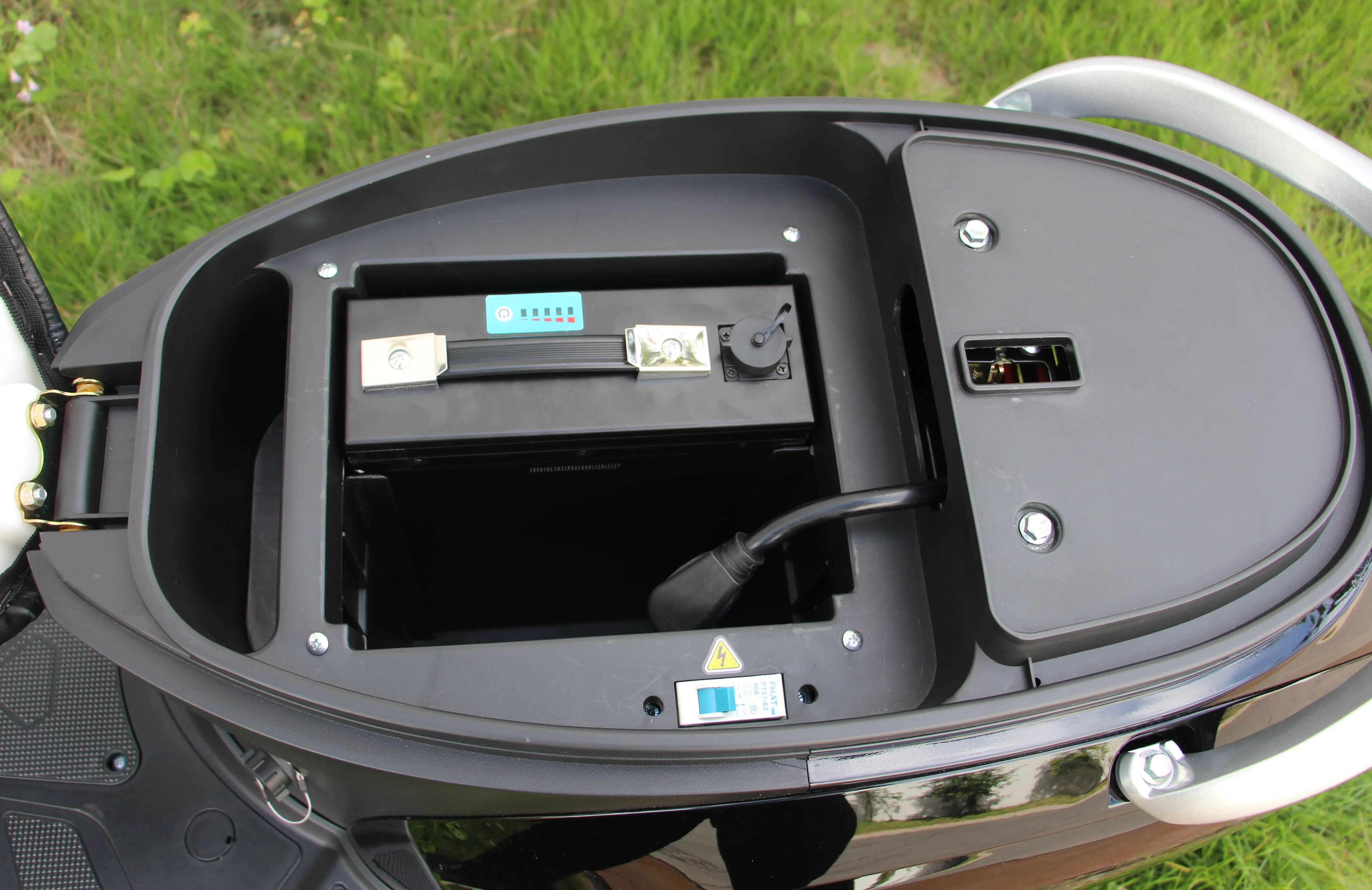 EEC China Electric Moped 1500w 60v 20ah Lithium Battery E Motorcycle Electric