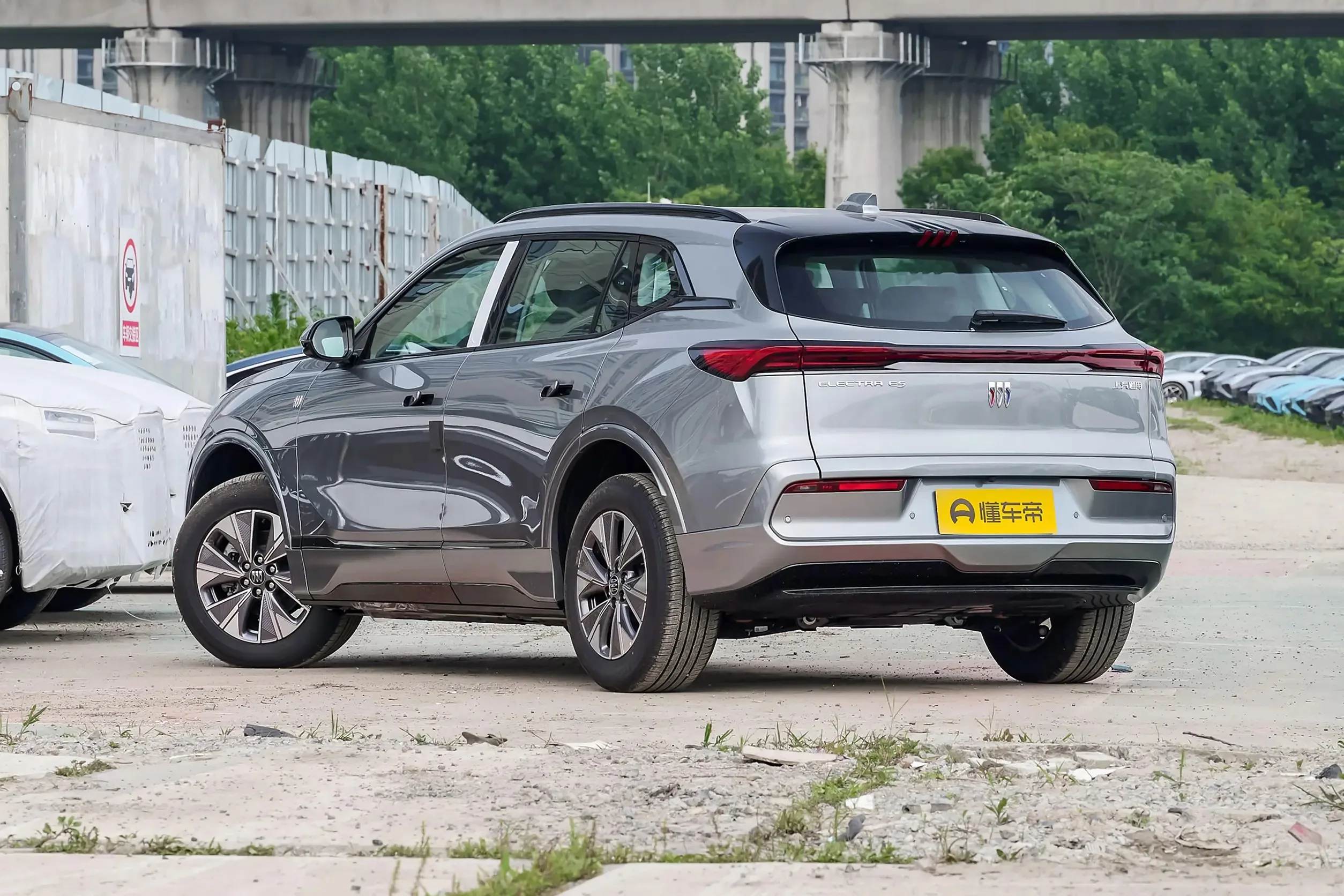 2024Buick E5 Pioneer Pro: Премиум электрический внедорожник с расширенными интеллектуальными функциями и просторным интерьером