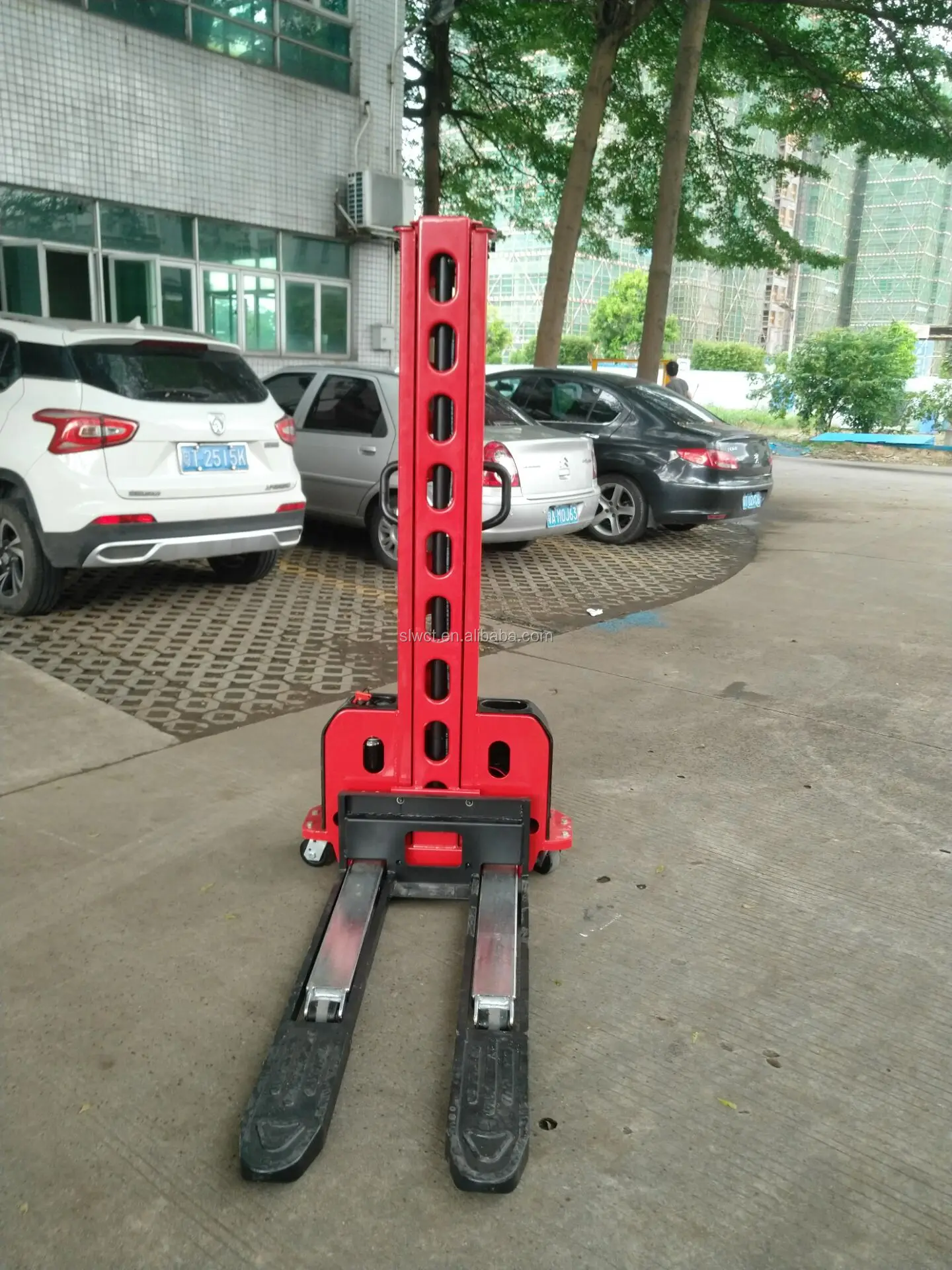 Hot Sale 500kg Forklift Sinolift Semi Electric Movable Pallet Stacker Self Load