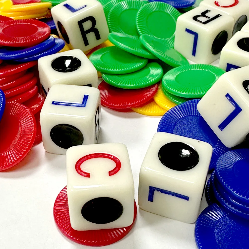 CHILDREN LEFT RIGHT CENTER CHESS GAME SET DICE GAME WITH PLASTIC TUBE FOR SCHOOL EDUCATIONAL TOYS