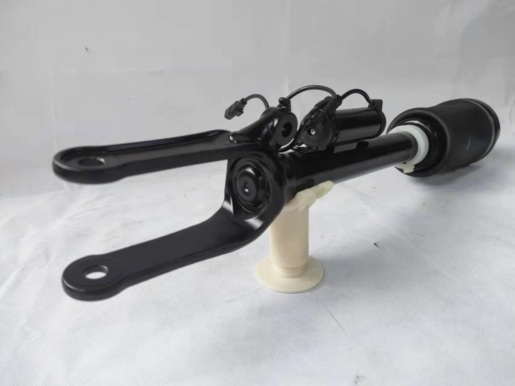 Shock Absorber Front 1643204613 Air Suspension Parts with Bellow Spring Suspension For Benz W164 Air Suspension Spring