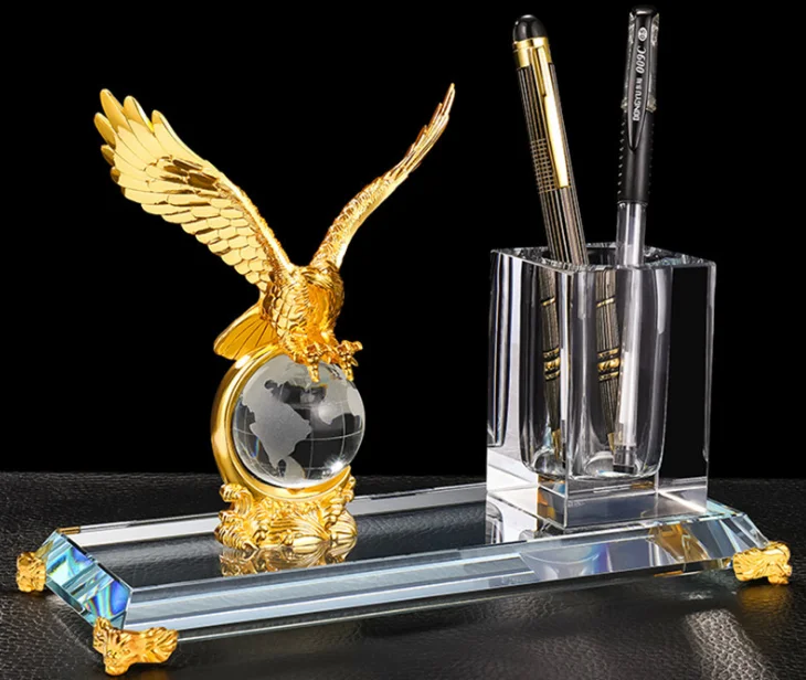Hot  selling Crystal handshake pen holder business card frame three piece set of crystal desktop ornaments with high quality