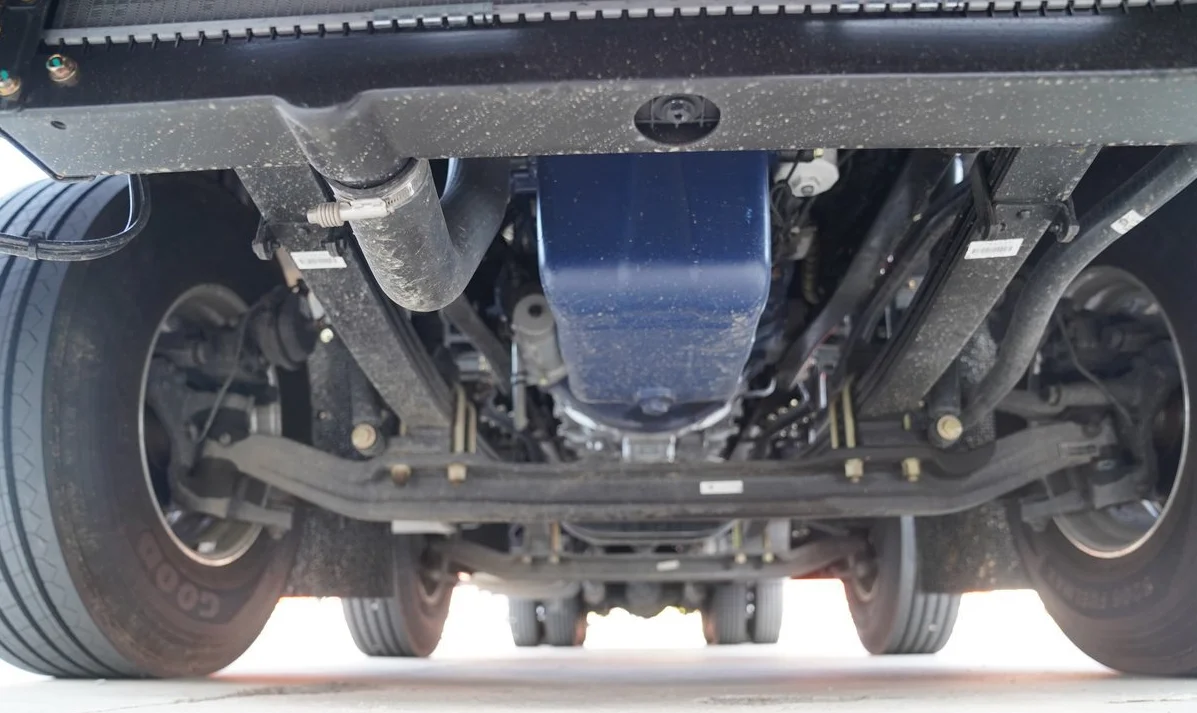 Used Cargo Truck China Brand Faw JH6 8x4 Heavy Lorry Truck Diesel Engine Euro V 460 HP Origin