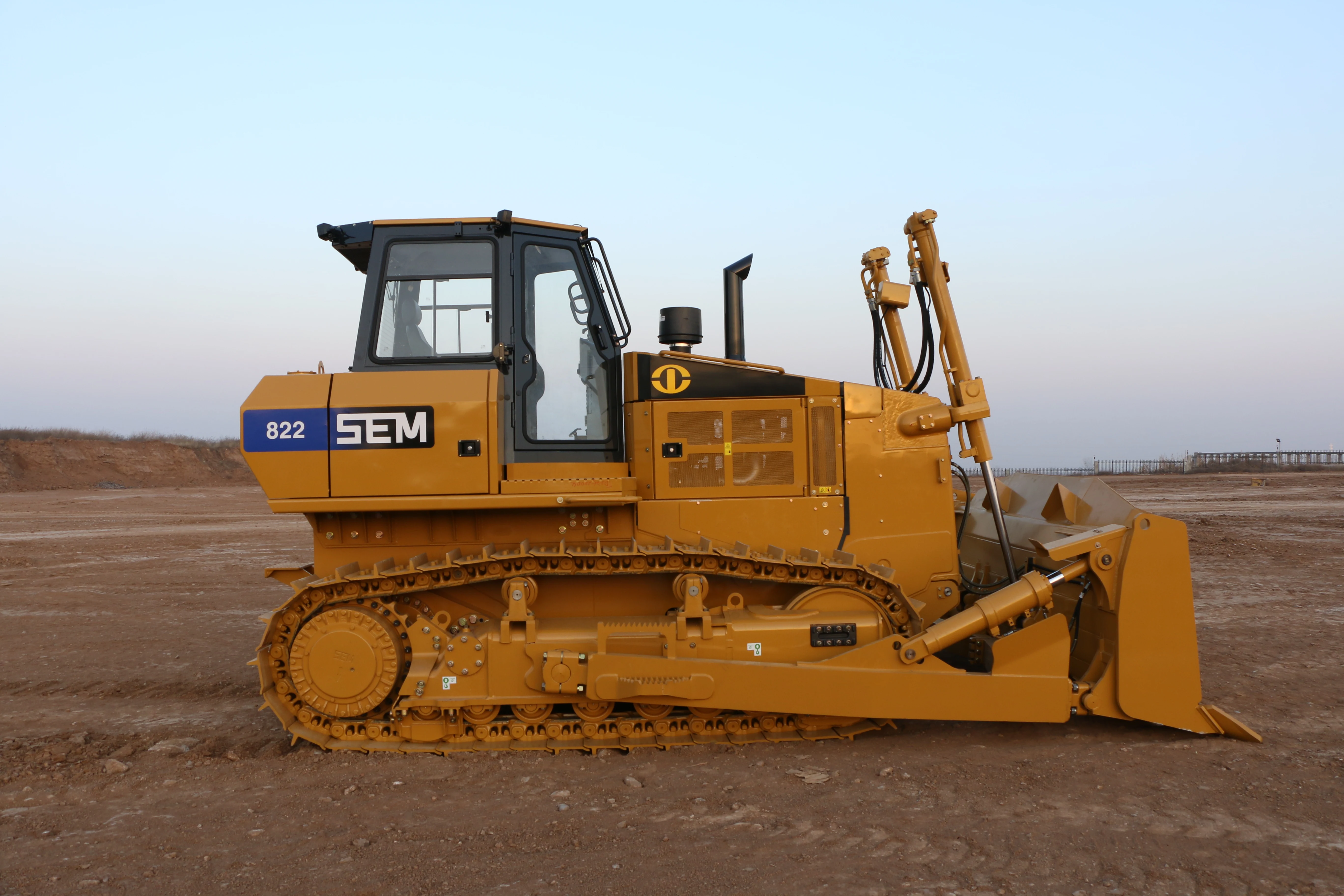 Бульдозер S-E-M 822D 818F со скидкой