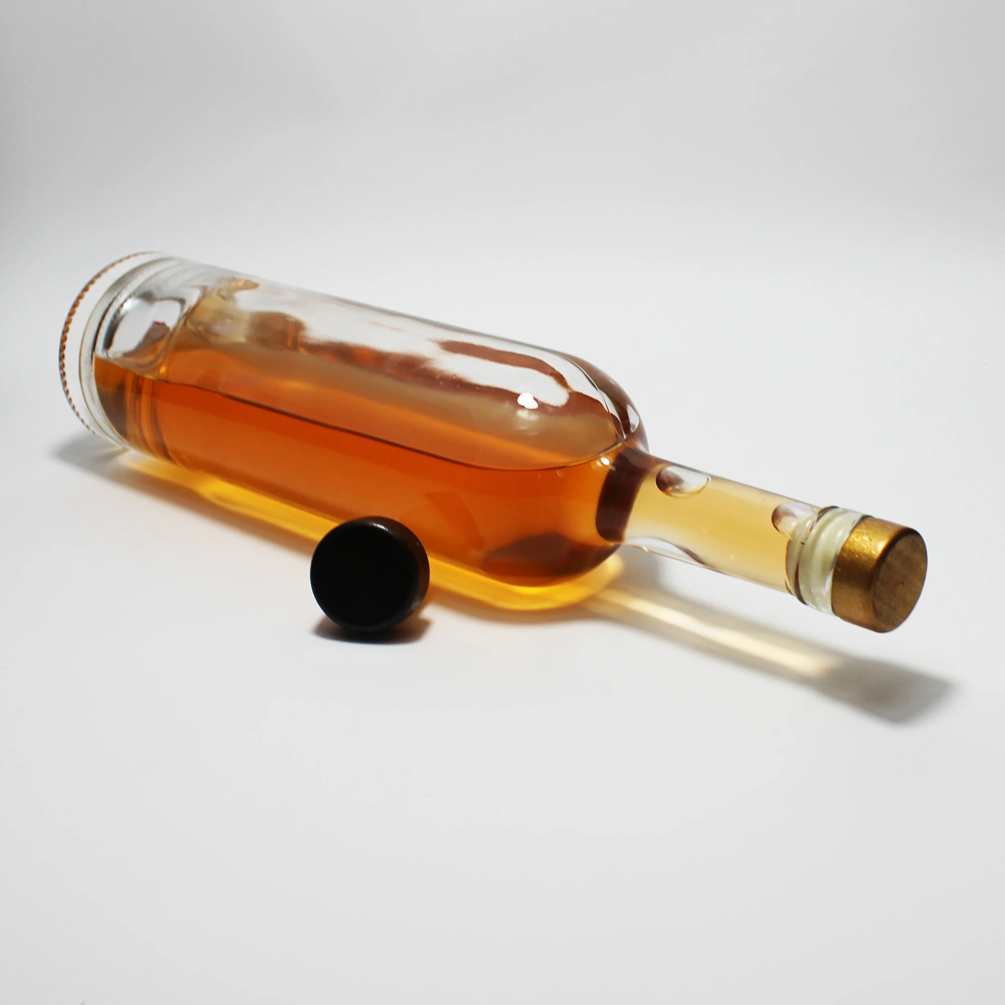 Custom Famous Brand Vodka Alcohol Whiskey liqueur bottle 750 ml for alcoholic beverages