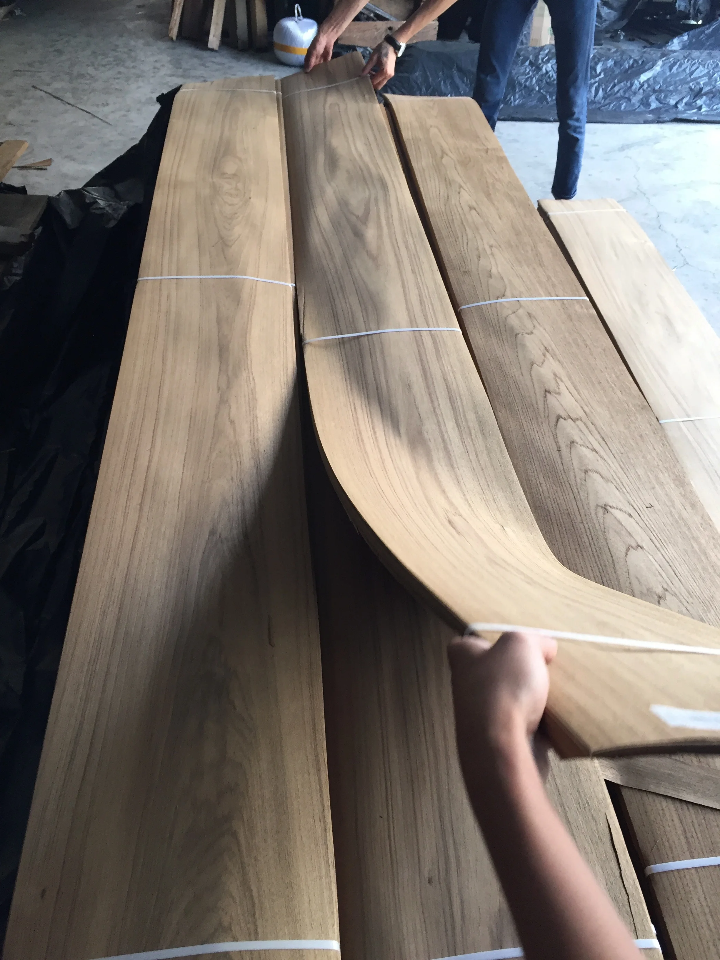 Crown Cut Myanmar Teak Wood Veneer for Furniture