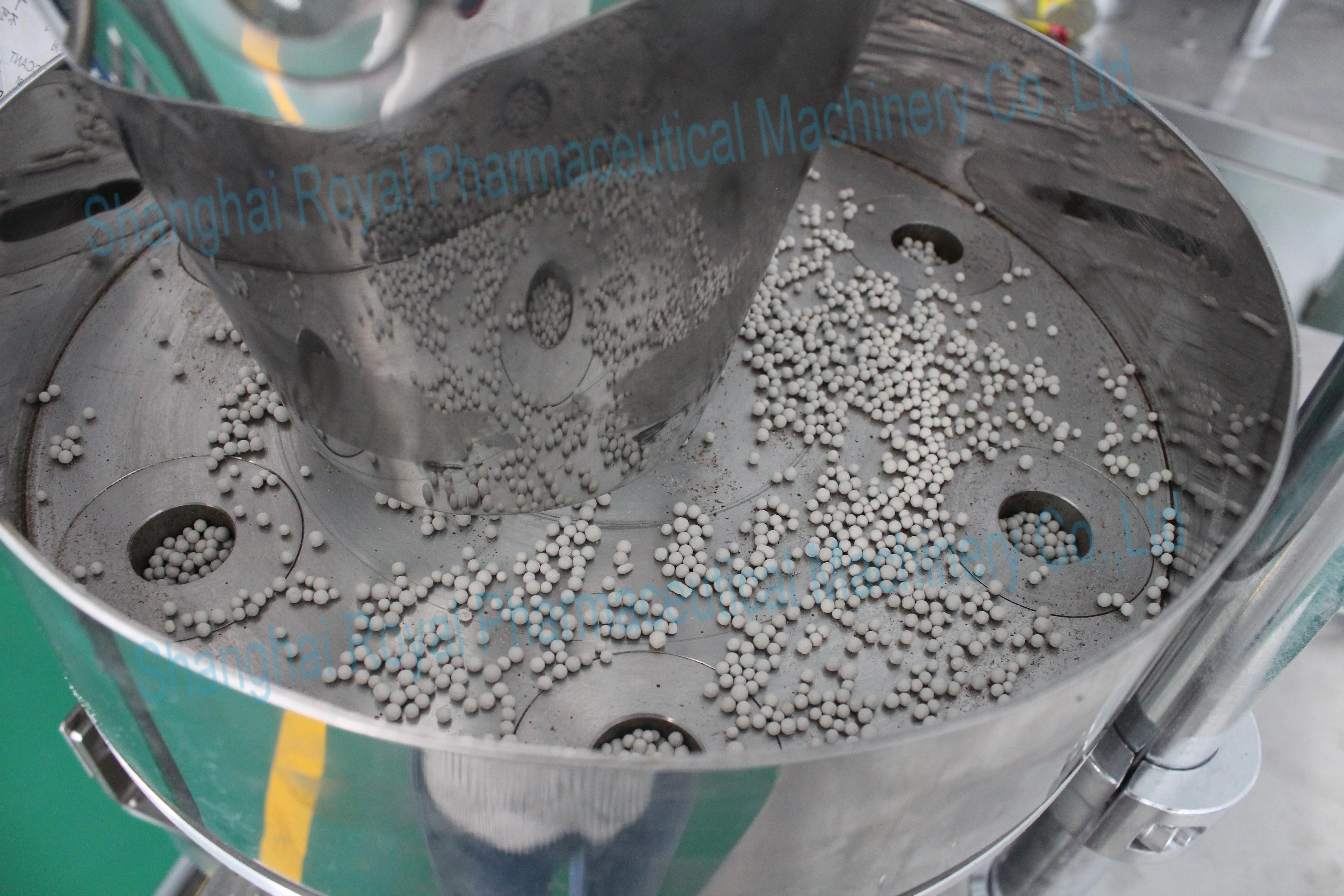 DCK-240Multi-function Full Automatic Ground Nuts  Peanut  Coffee Bean  Sunflower Seed Sugar Salt Small Tea Bag Packing Machine