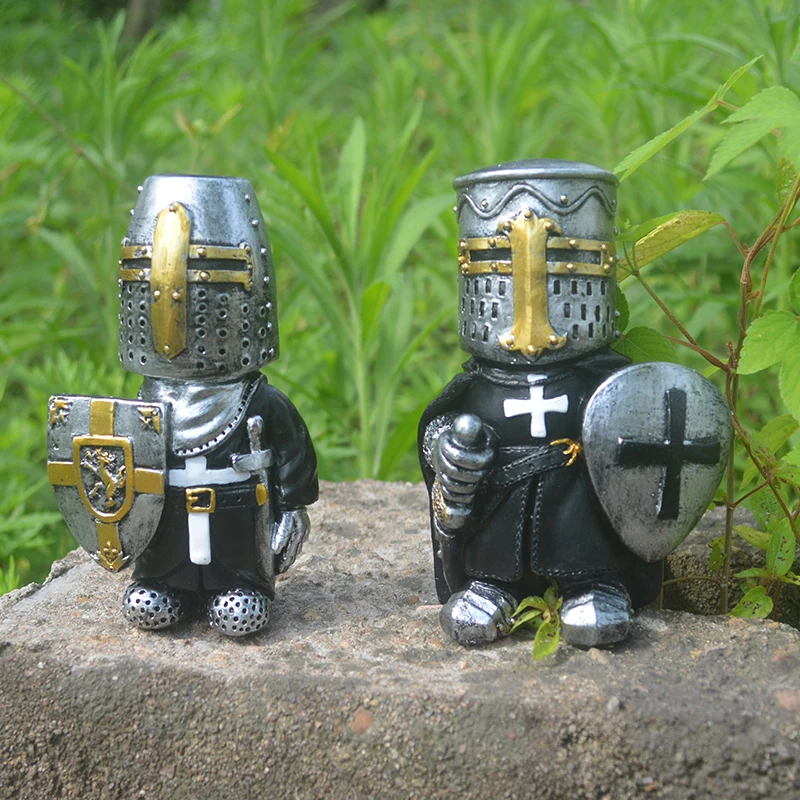  Best Selling Garden Miniature Toys Knight Gnomes Guard Suit Decor Resin Ornaments Armor