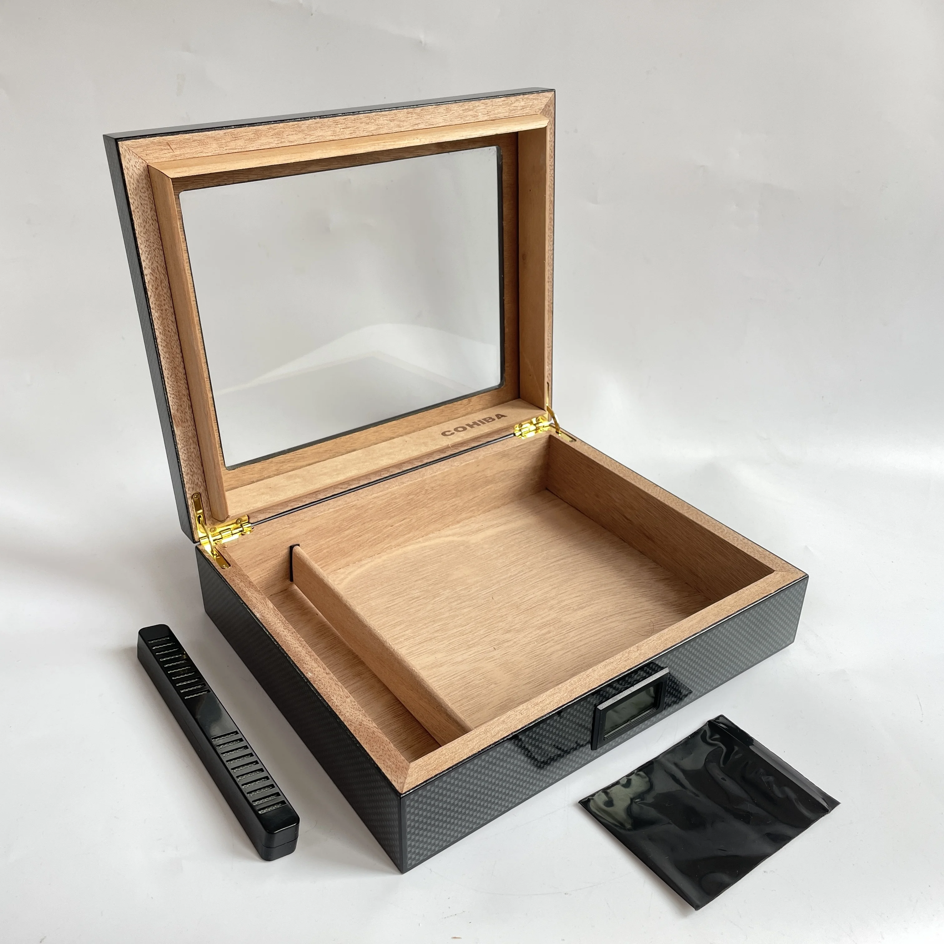 Wholesale Customized Branded Luxury MDF Black Wooden Storage Case Packaging For Cigar Box Humidor box.