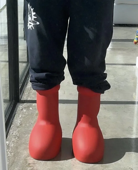 Wholesale factory manufacturer customized Logo big red boots according to your drawings