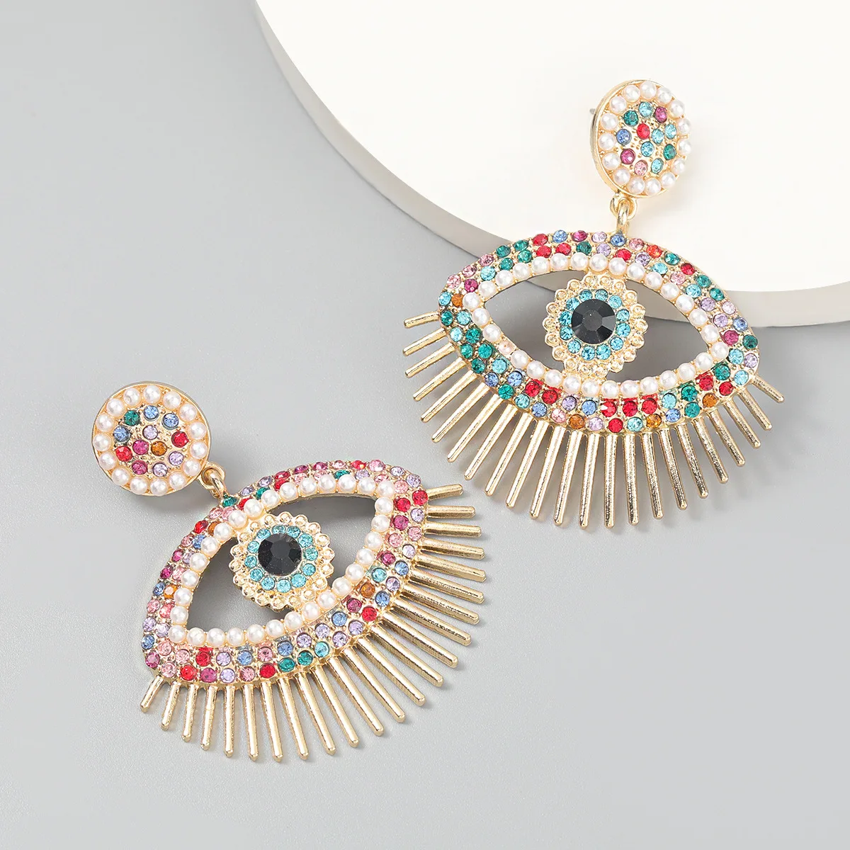 Exaggerated Retro Party Earrings in Europe and America Fashion Colored Diamond Alloy Set with Pearl Eyes Earrings for Women