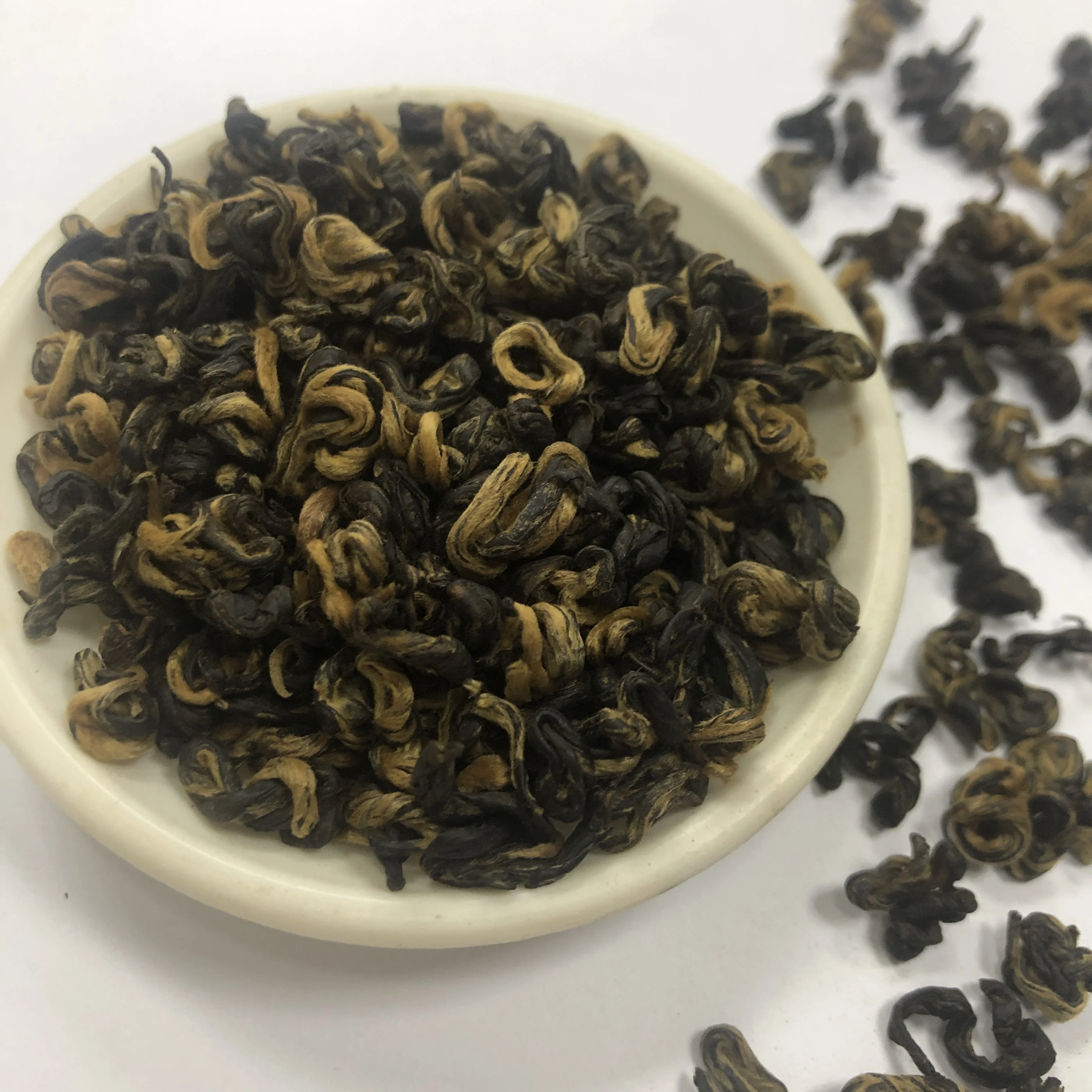 Factory wholesale Price black tea snail with golden leaf good quality