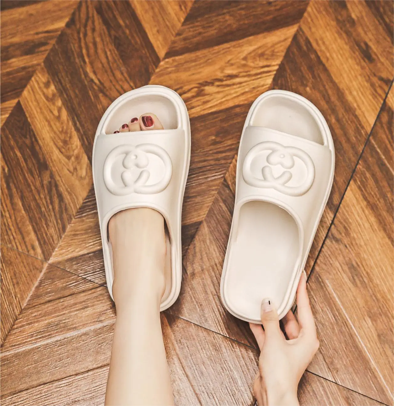 Шлепанцы для занятых девушек ZP4201 женские сандалии шлепанцы на заказ из ЭВА платформе и каблуке массивные плоской