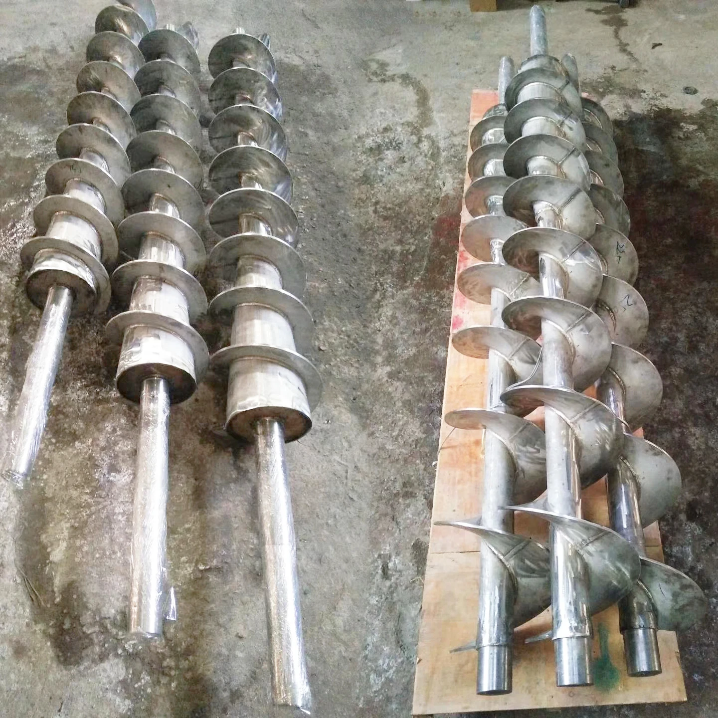 Stainless steel, carbon steel, manganese steel continuous screw conveyor parts spiral flight Continuous Helical Blade