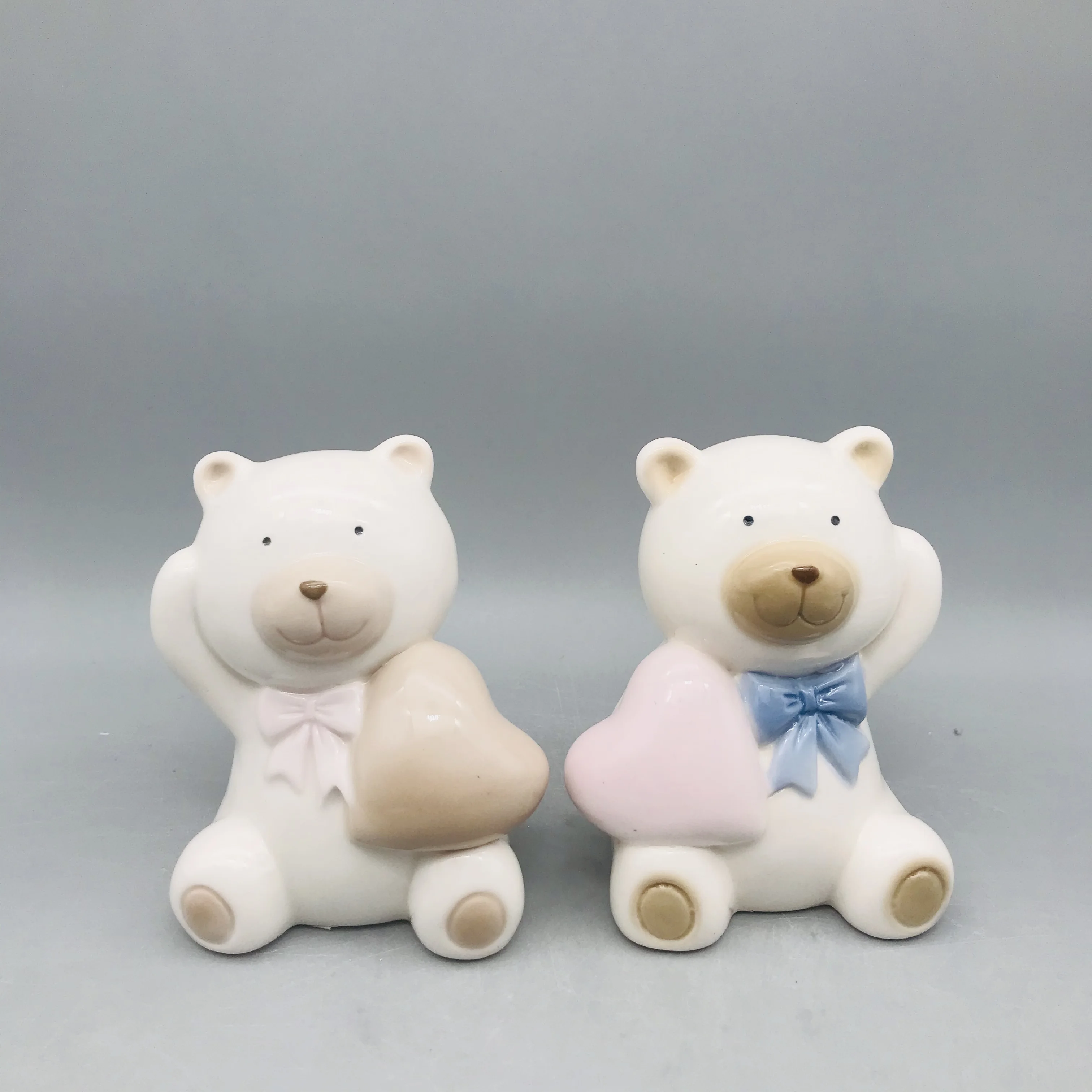 Low MOQ cute design handmade ceramic teddy bear decoration