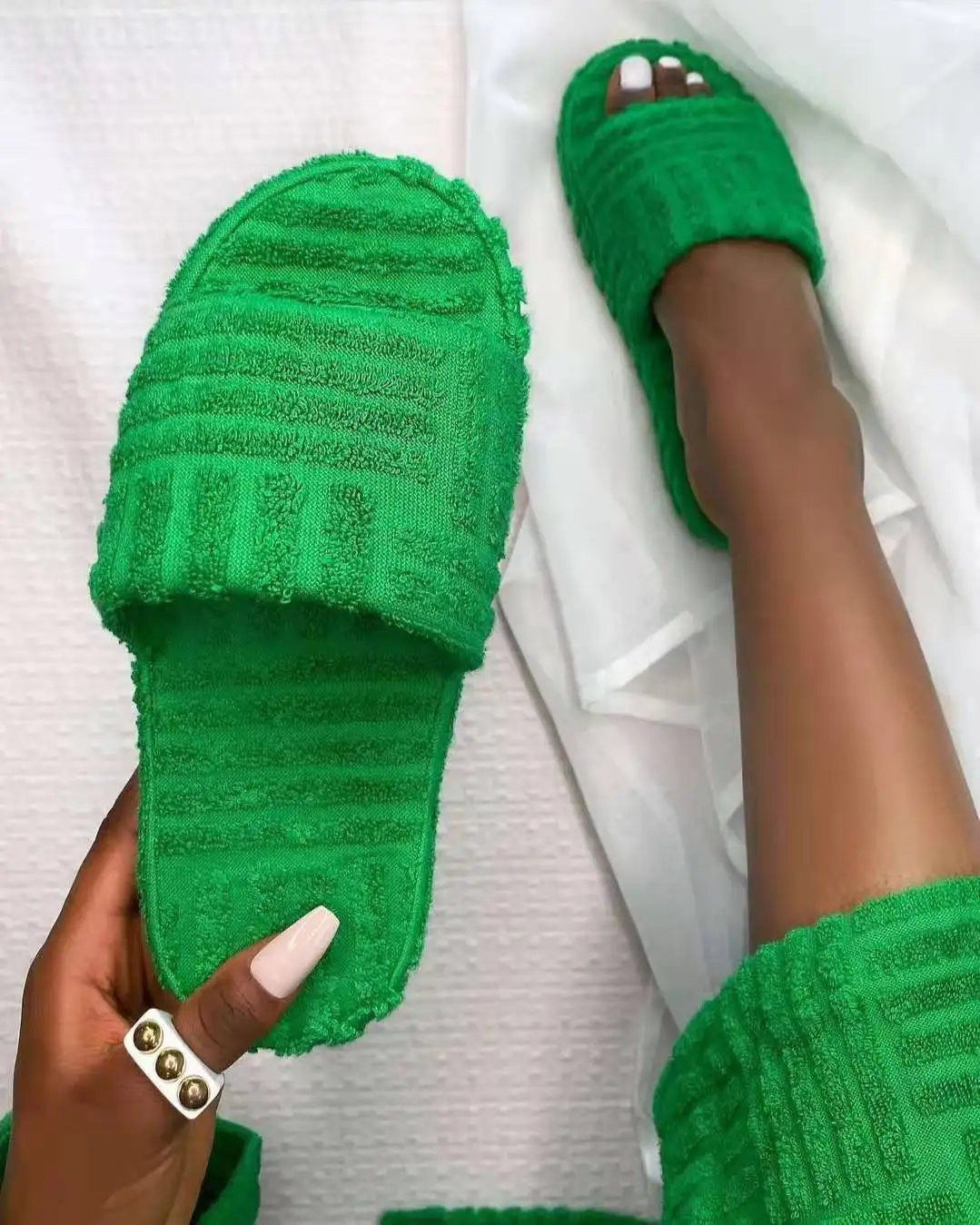 fur custom slippers women terry towel slippers 2022 ladies winter new arrivals wholesale white fur sandals cloth shoes for fall