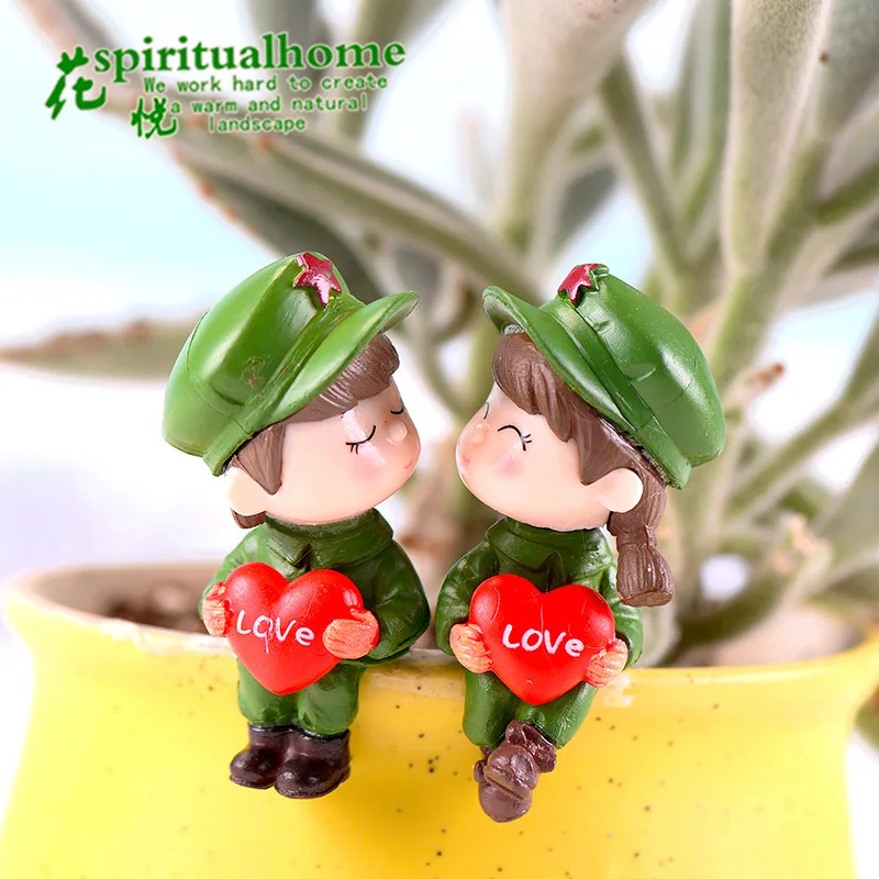 Love soldier sister couple doll moss landscape crafts decoration DIY cake accessories