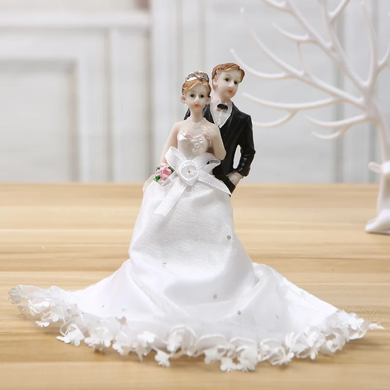 READY TO SHIP RESIN ROMANTIC WEDDING STANDING COUPLE BRIDE GROOM SMALL STATUES FOR CAKE TOP DECORATION GIVEAWAY SOUVENIR GIFTS