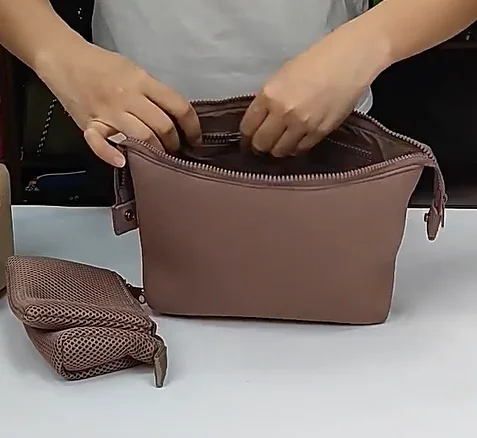 Custom sport neoprene toilet bag cosmetic pouch with removable zipper pouch neoprene makeup bag