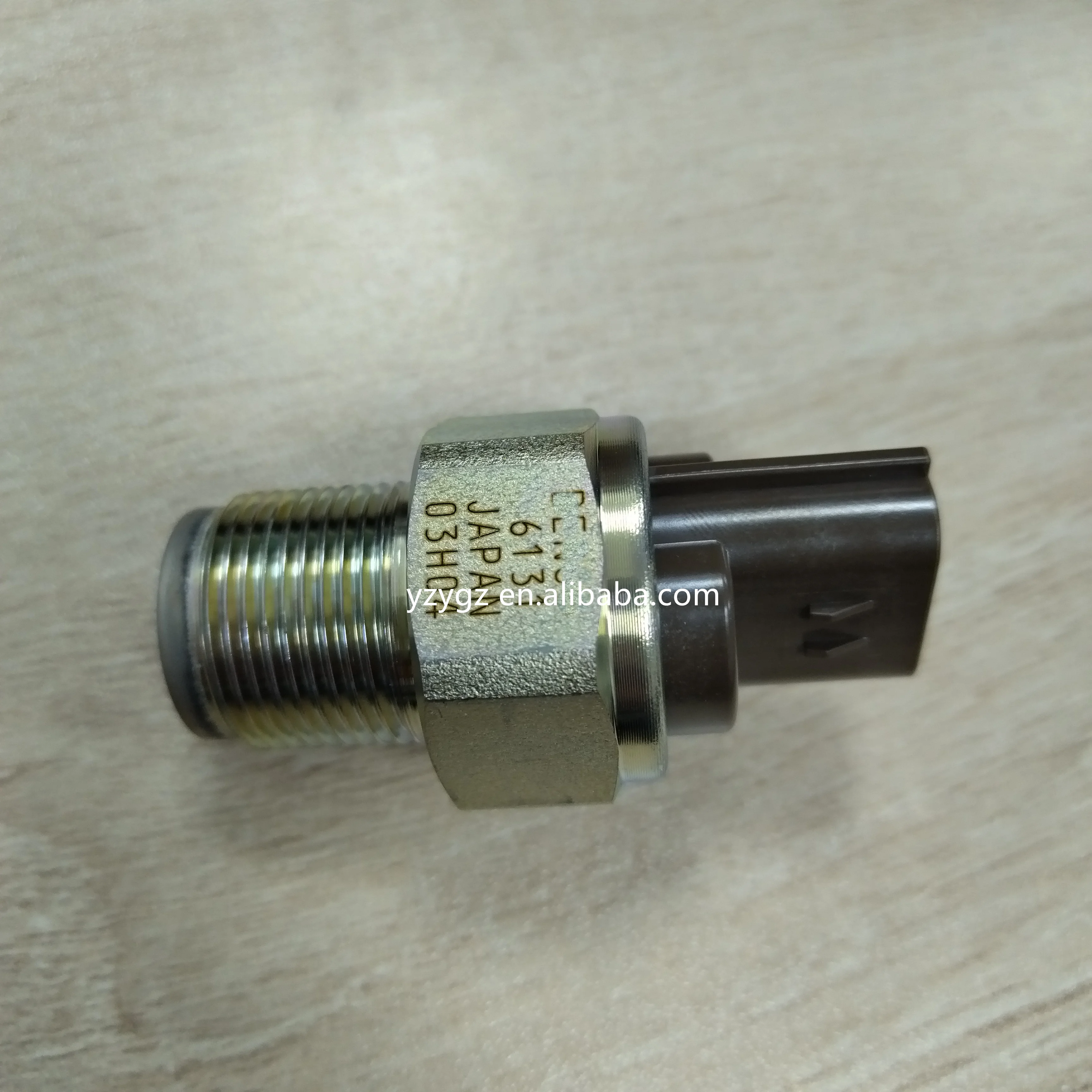High Quality 4HK1 6HK1 Common Rail Fuel Pressure Sensor 499000-6131 499000-6160 499000-6141 898119-7900 for Isuzu Parts