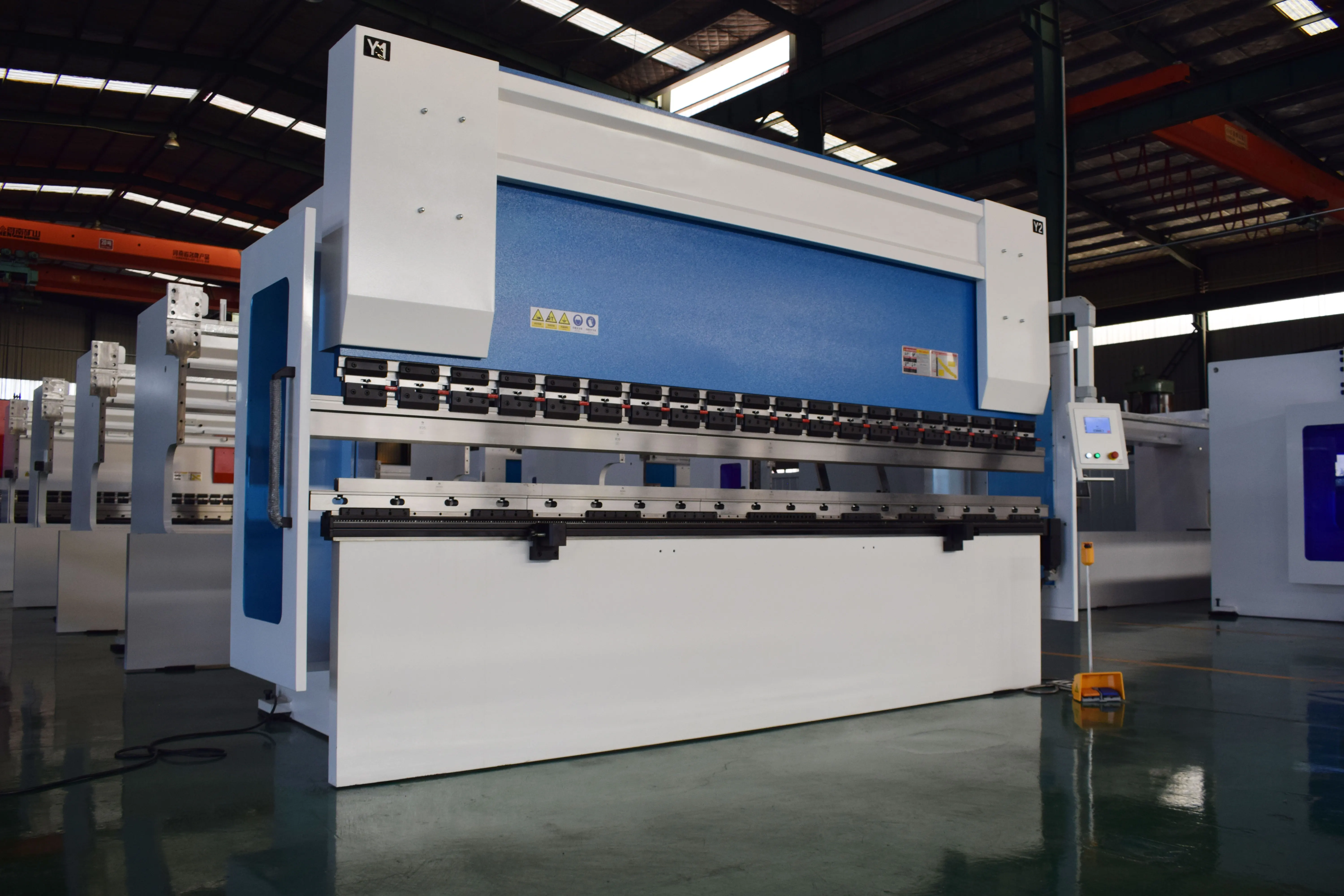 Type high quality MB8-125Ton*3200 Cnc Press brake Stainless steel CNC Bending Machine125Ton with DA52S